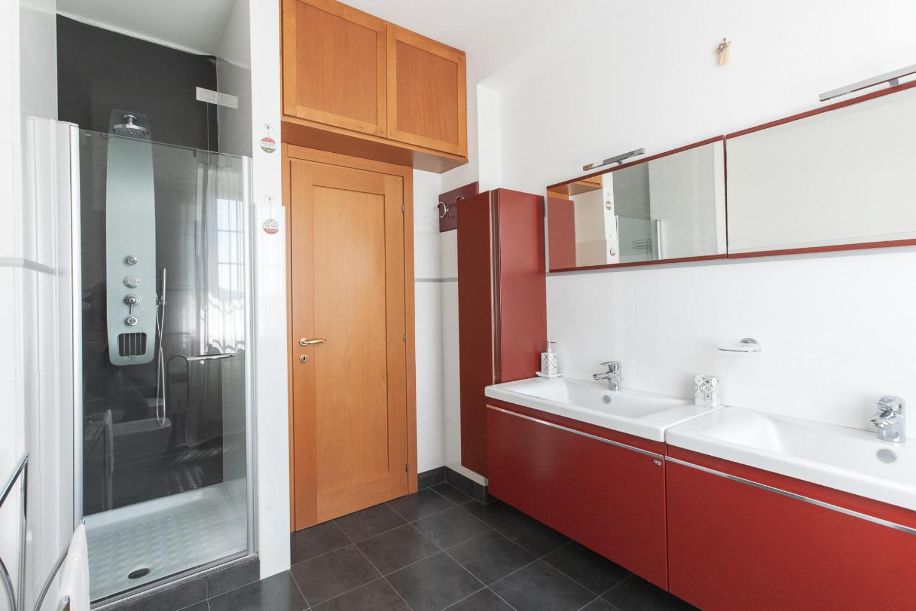 Double Room - Photo 8