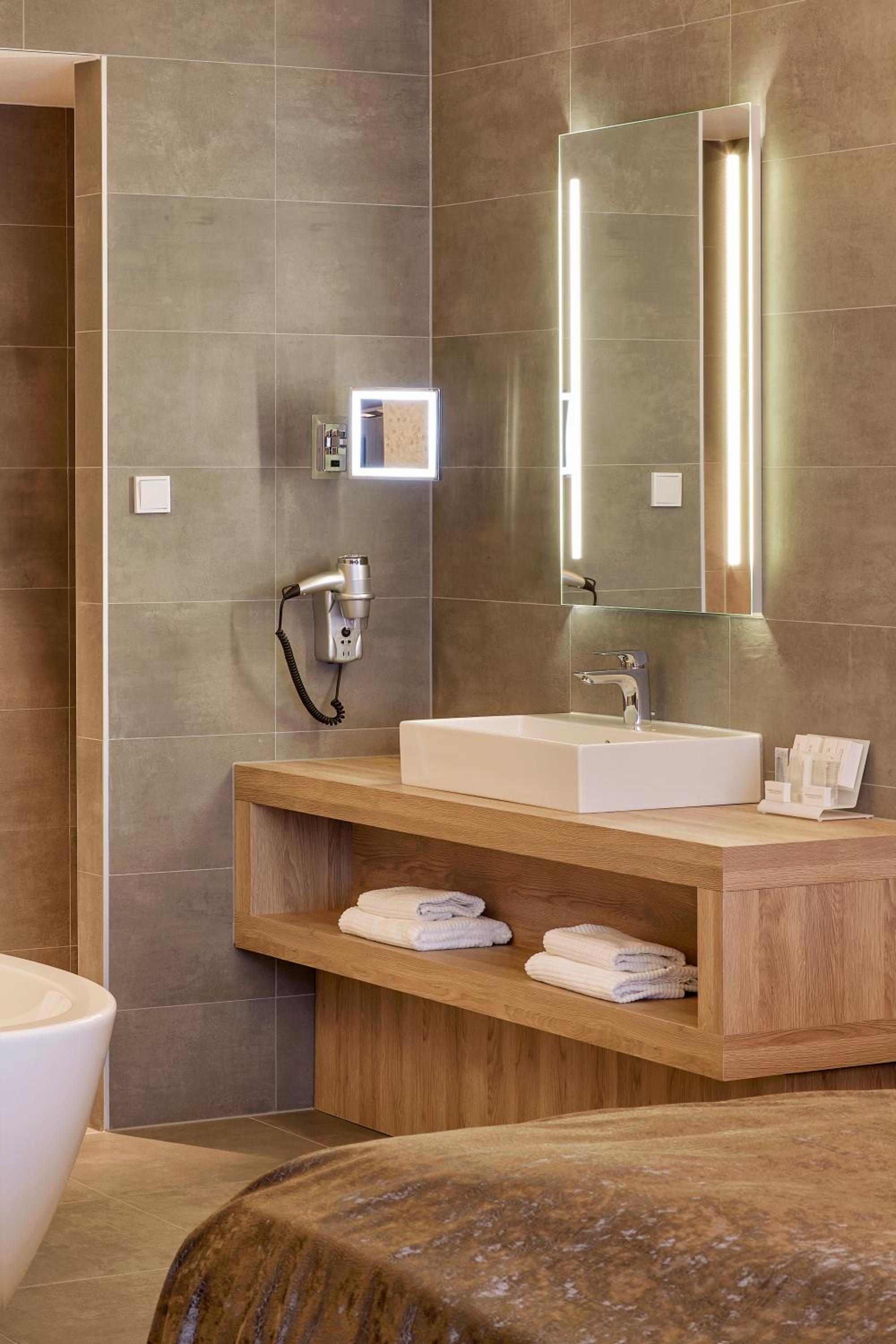 Superior Double Room with Open Bathroom photo 2