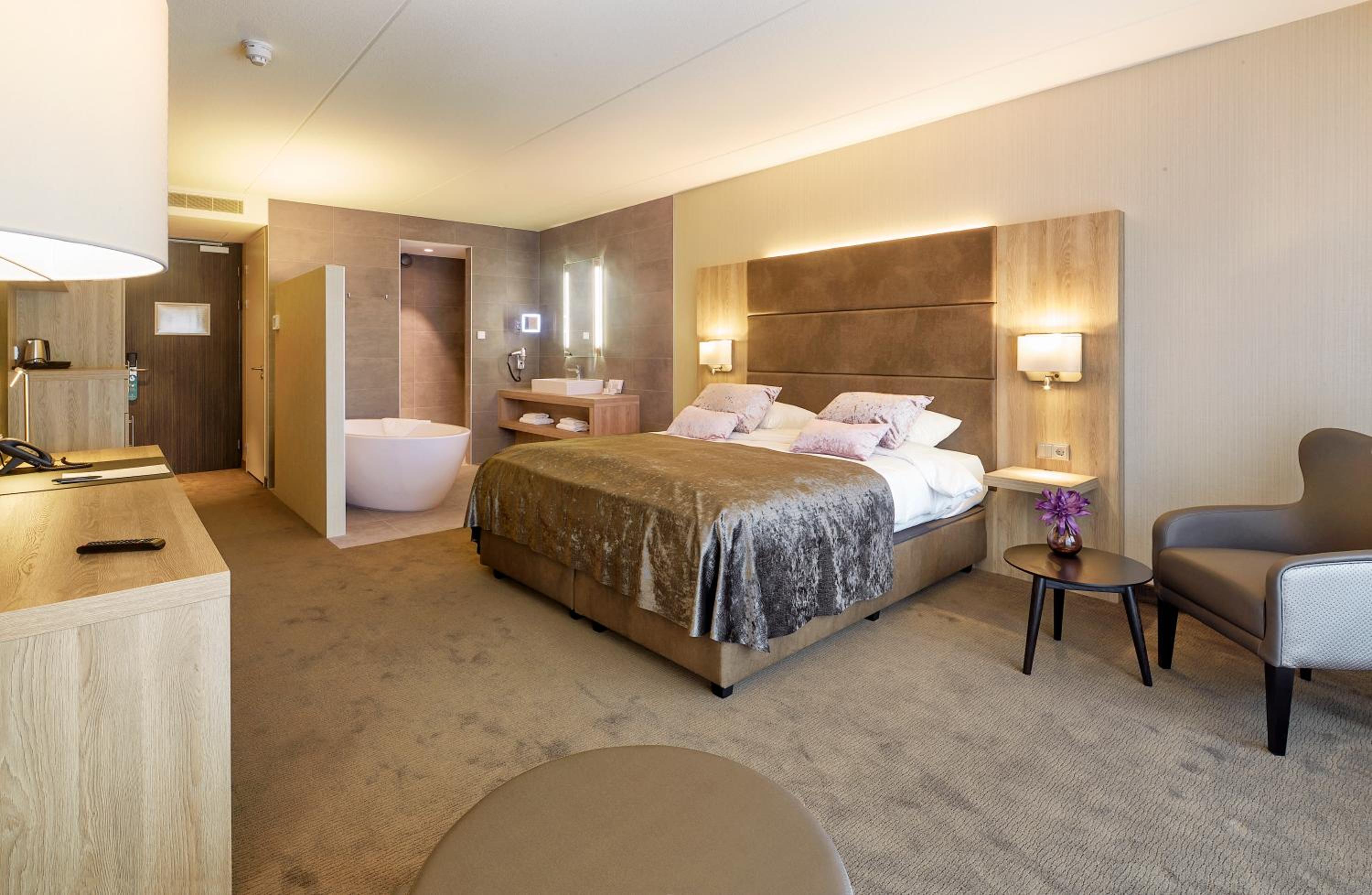Superior Double Room with Open Bathroom photo 1