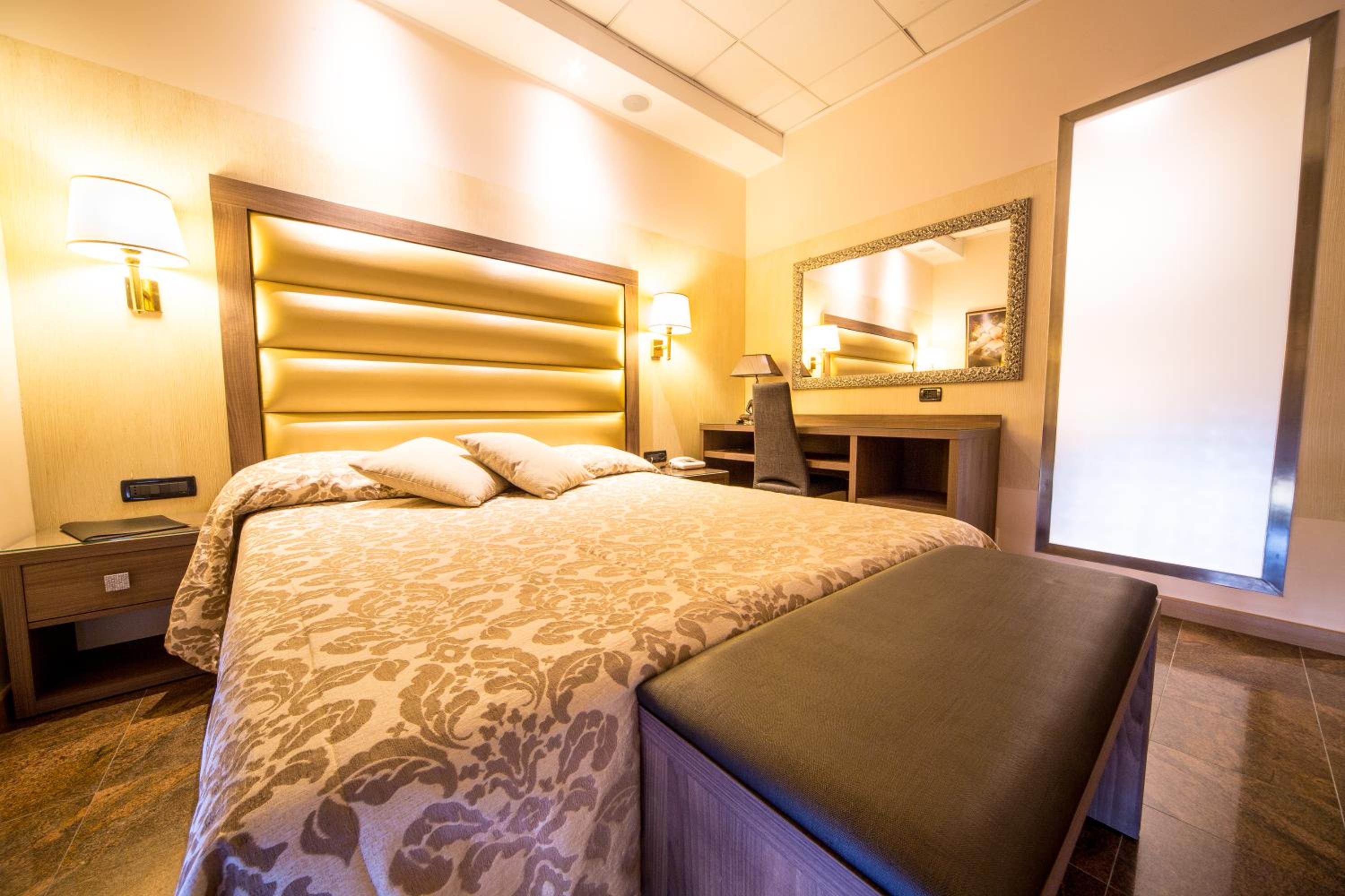 Superior Double Room - Photo 2