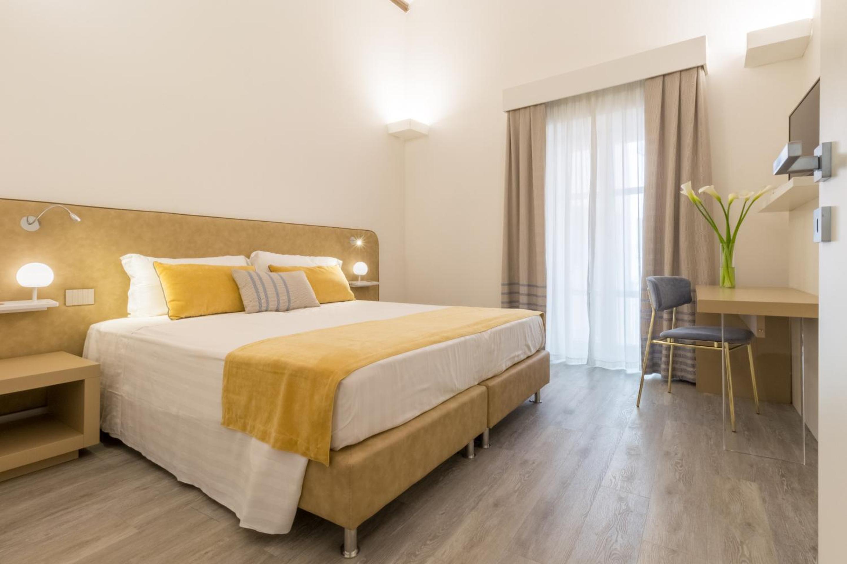 Deluxe Room - Photo 9