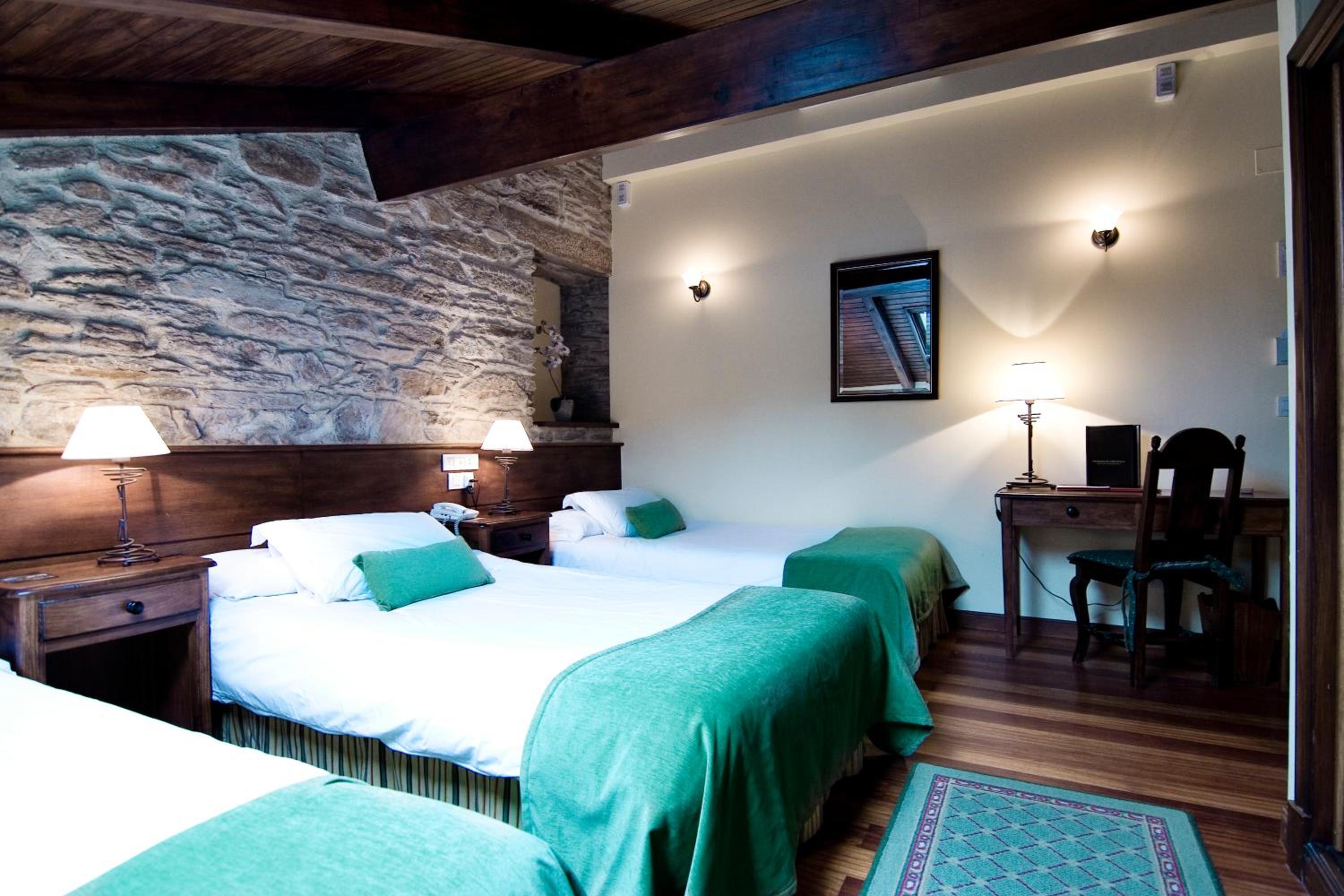 Double or Twin Room - Photo 5