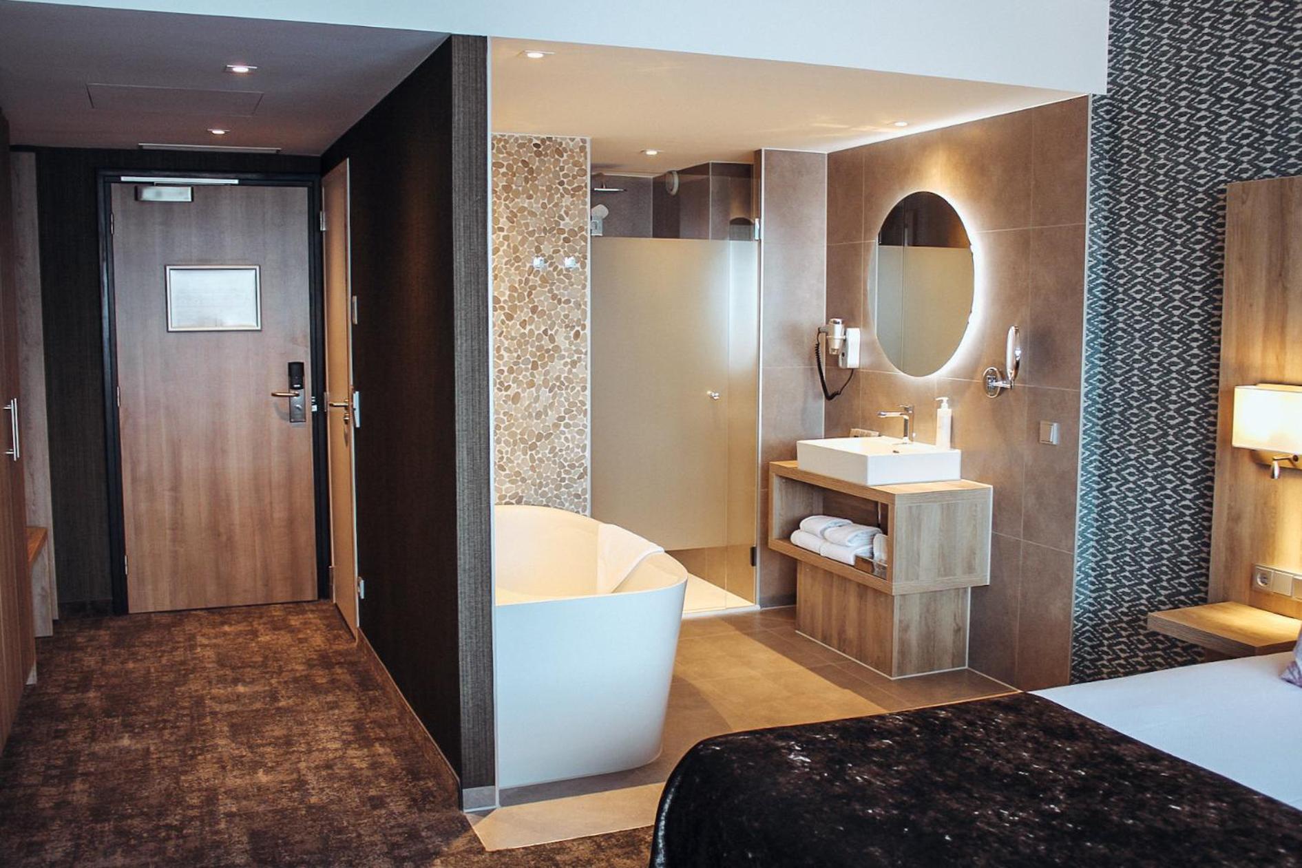 Comfort Double Room with Open Bathroom photo 2