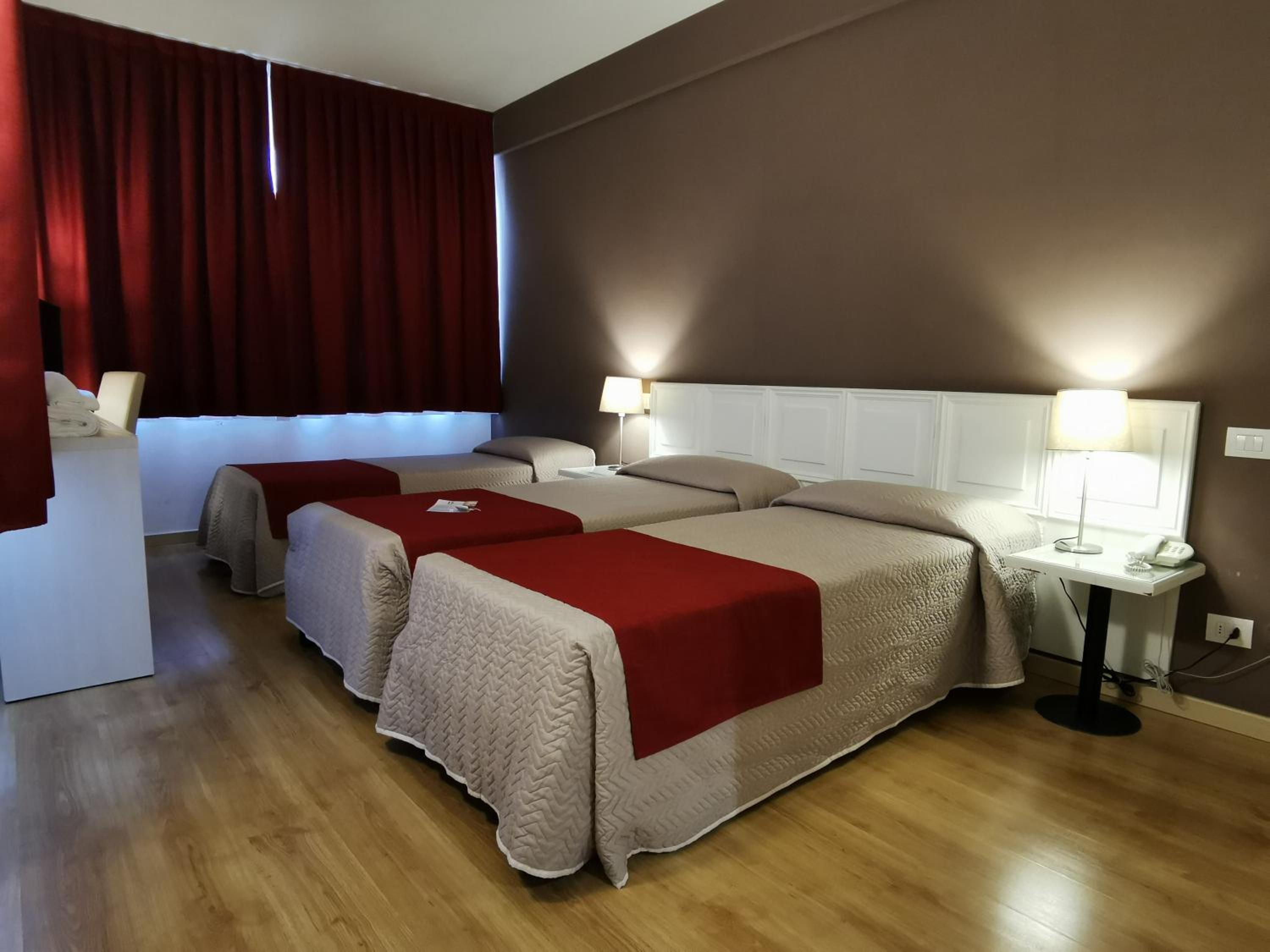 Standard Triple Room - Photo 1