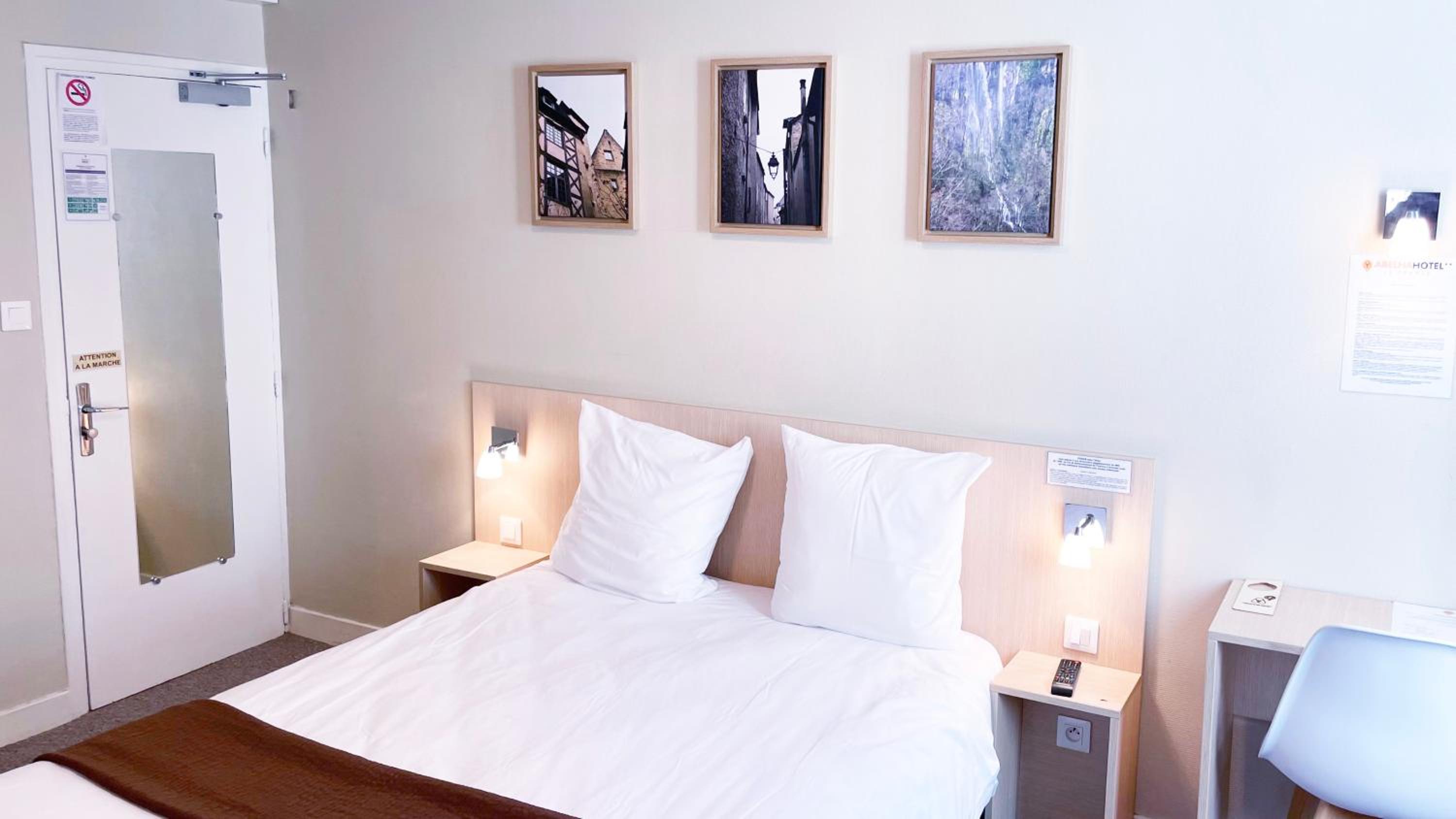 Standard Family Room - Photo 9