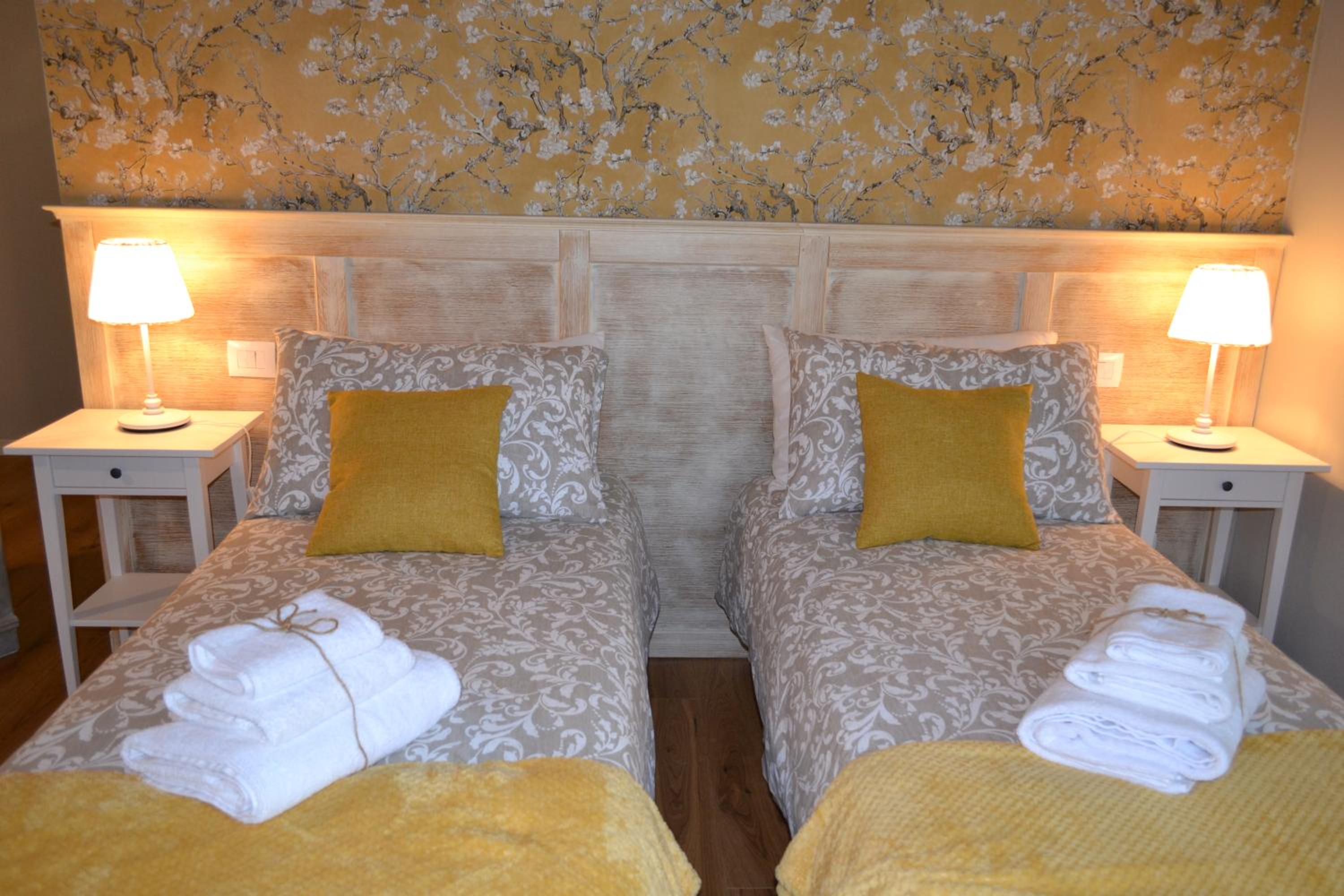 Large Double or Twin Room - Photo 1