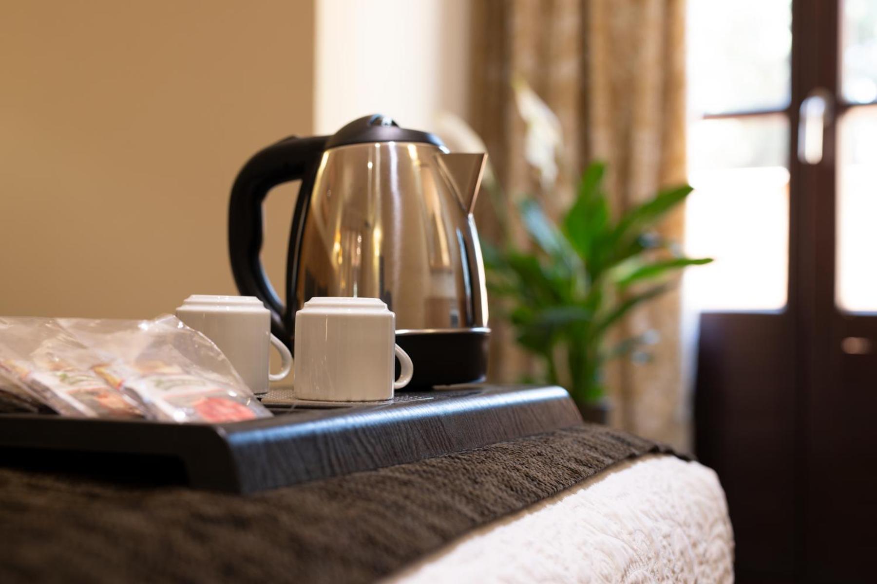 Double or Twin Room - Disabled Access - Photo 4