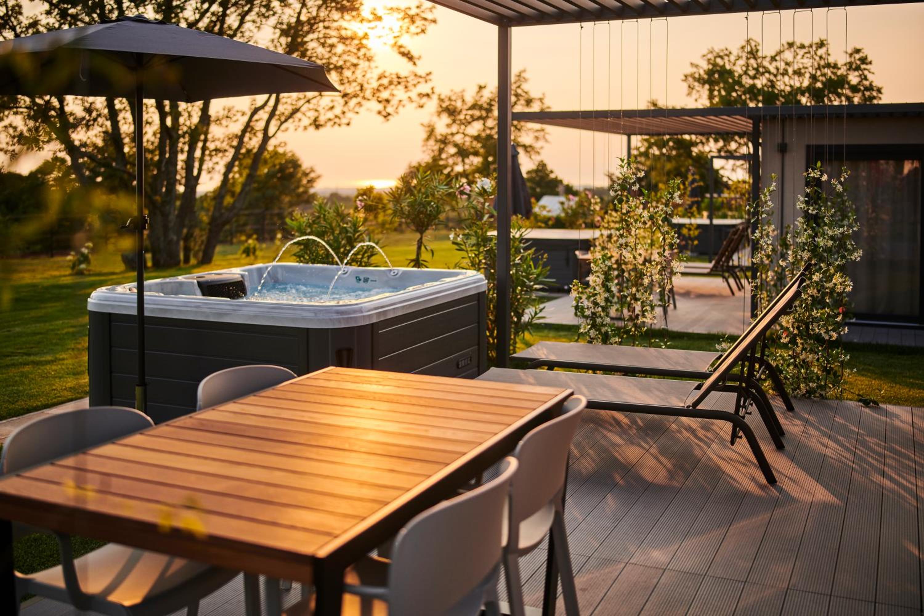 Agava Luxury Mobile Home with Hot Tub  photo 2