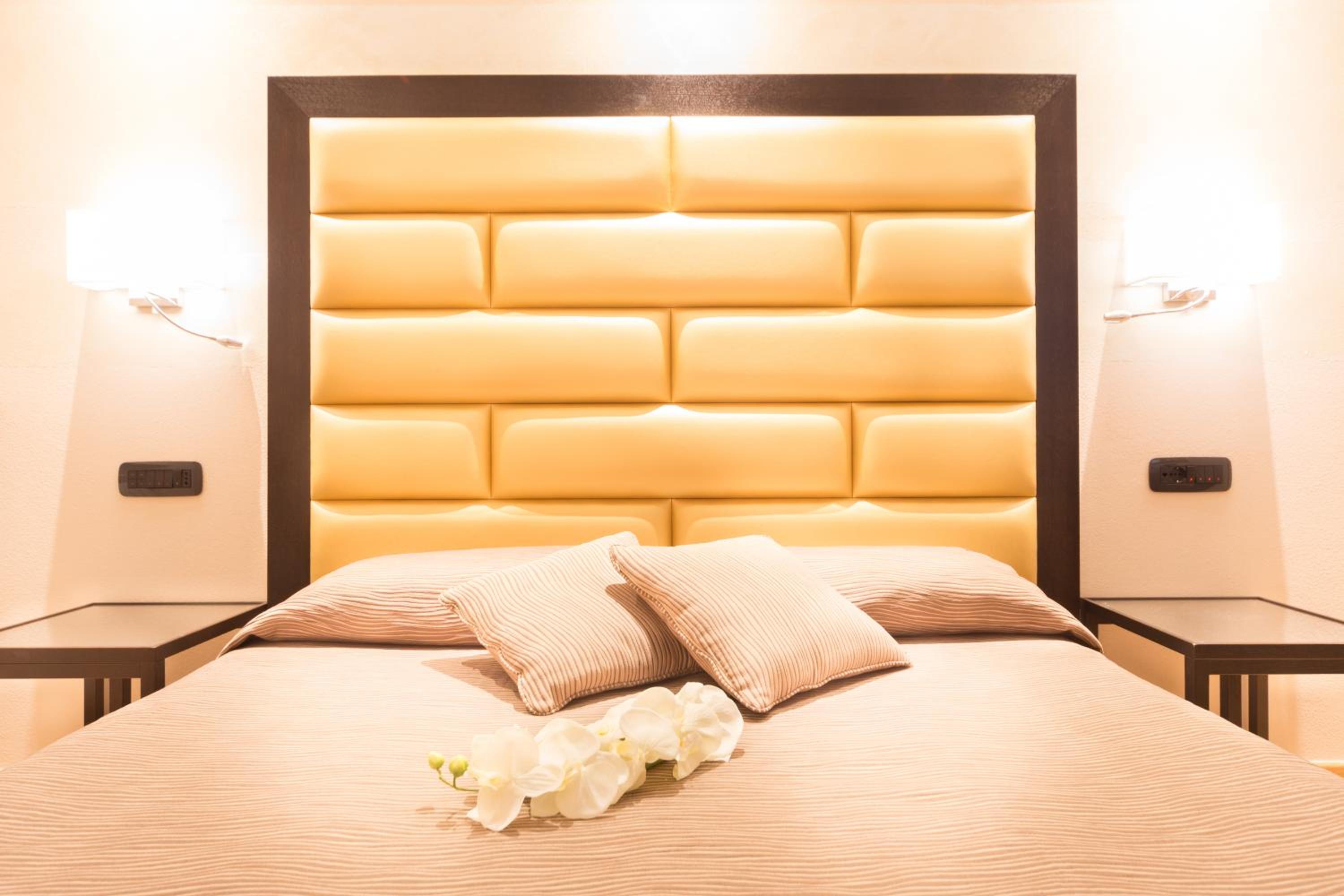 Deluxe Double Room - Photo 6