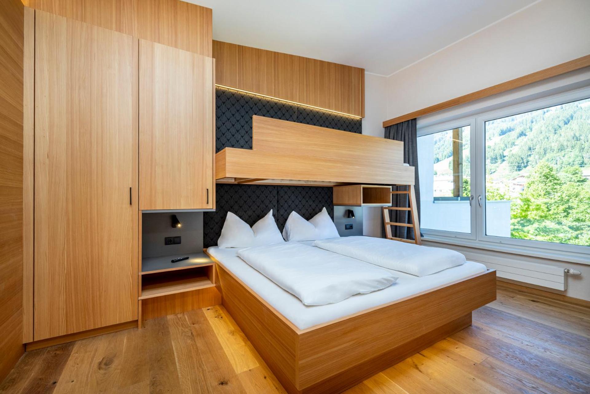 Apartment 3, 4 or 5