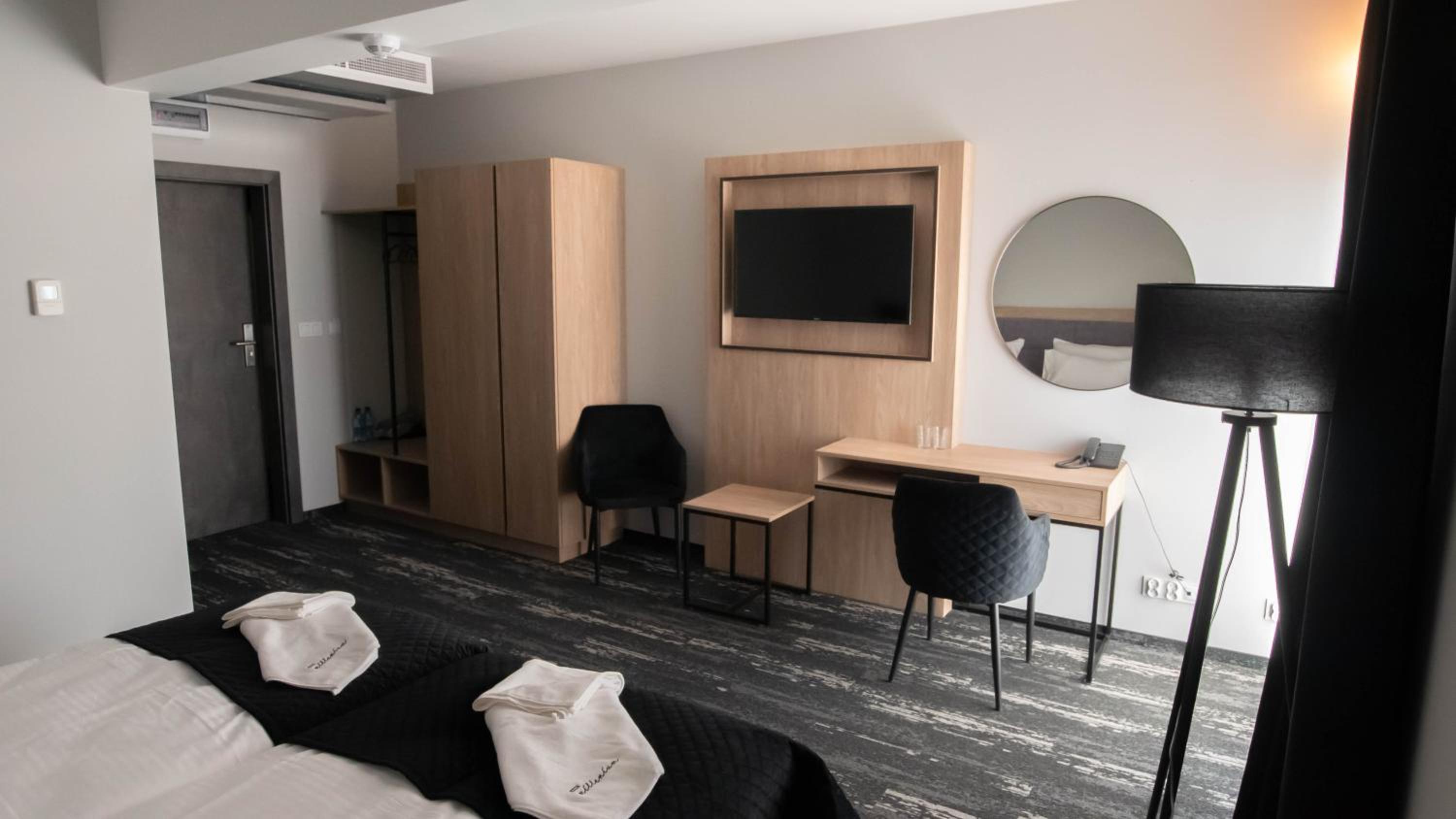 Standard Double or Twin Room - Photo 2