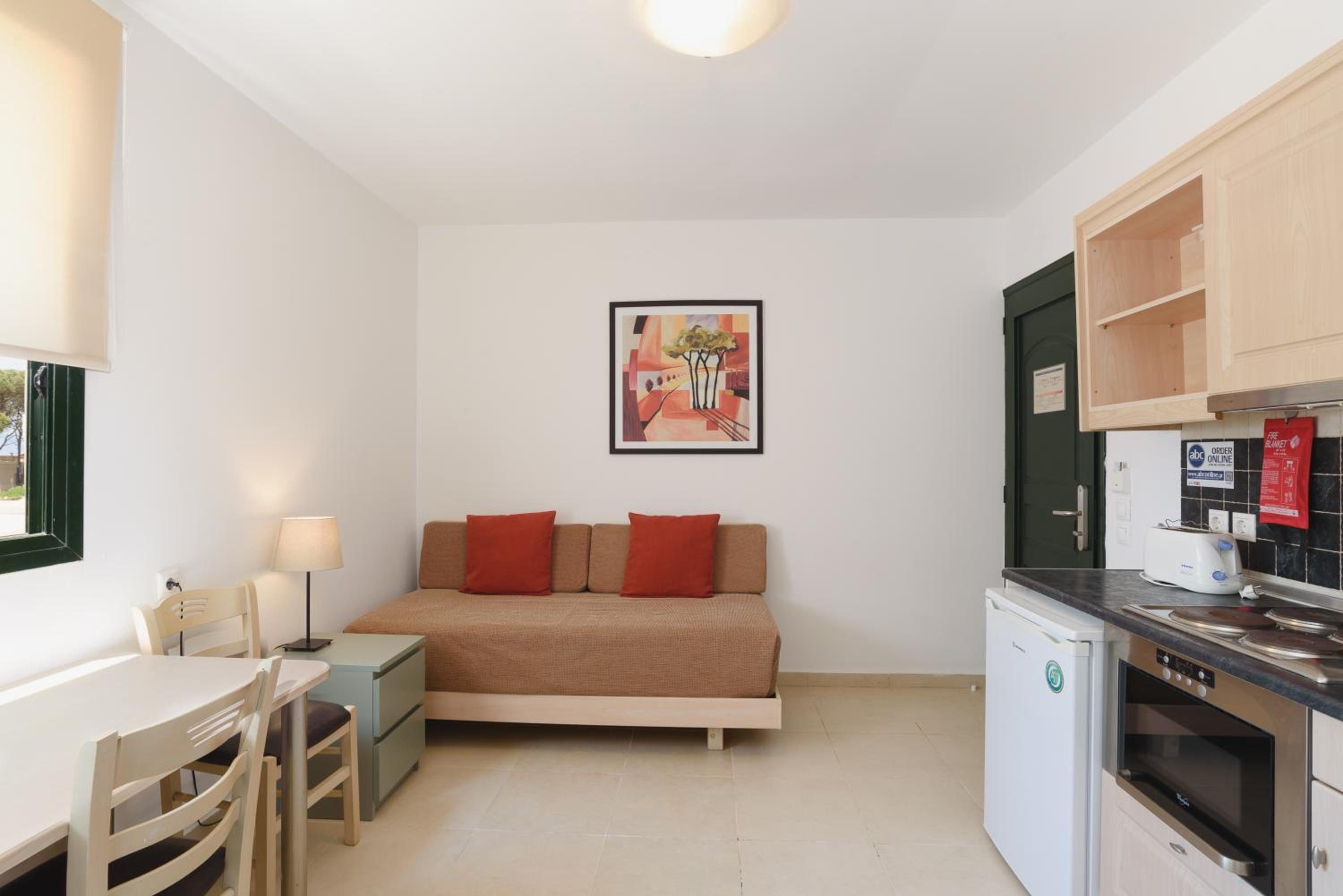 One-Bedroom Apartment (3 Adults) photo 3