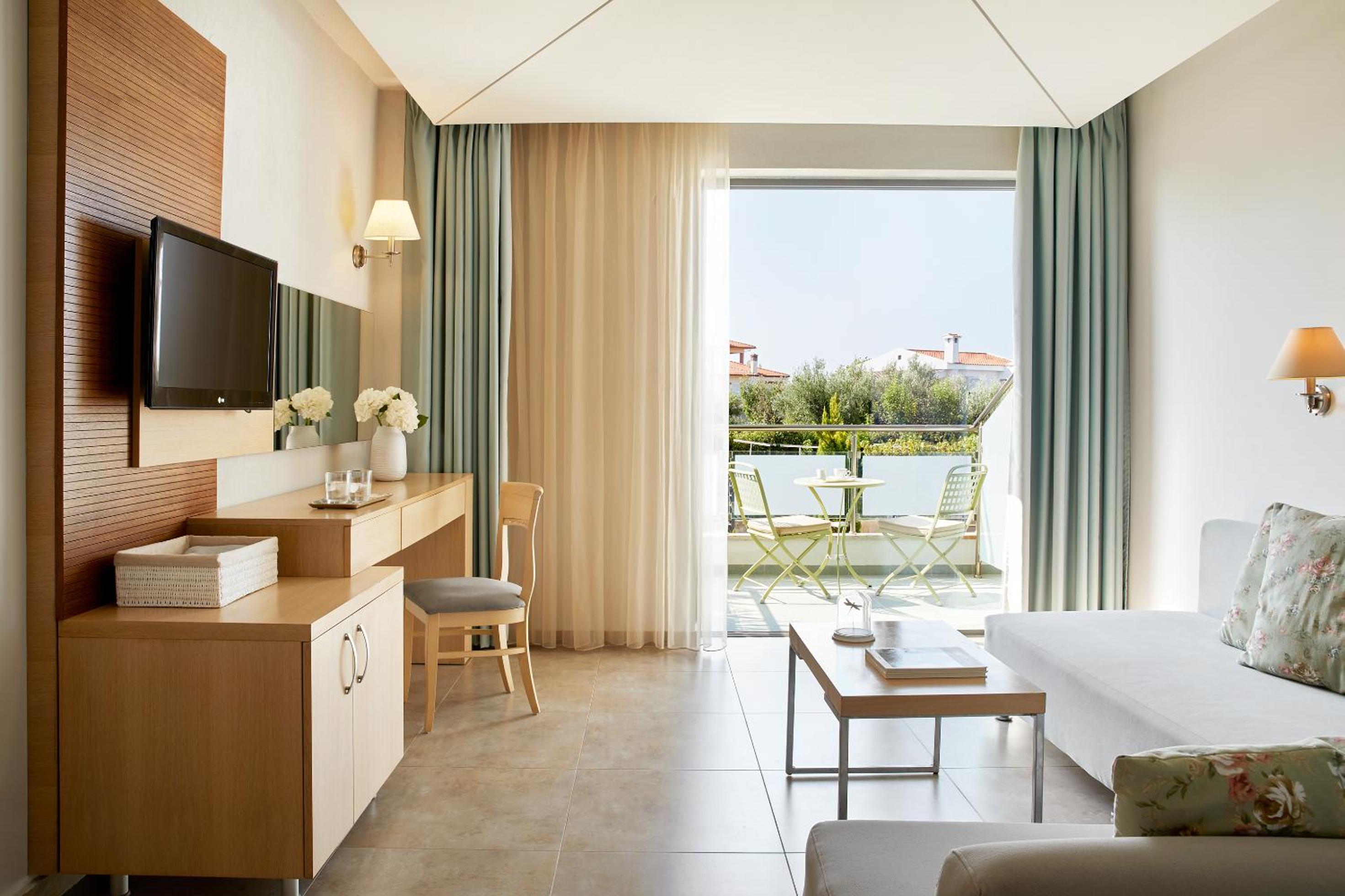 Family Room-Suite with Garden View (2-3 adults) photo 2