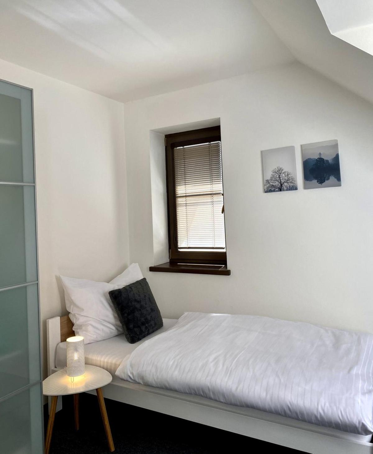 Apartment with Shower - Photo 4