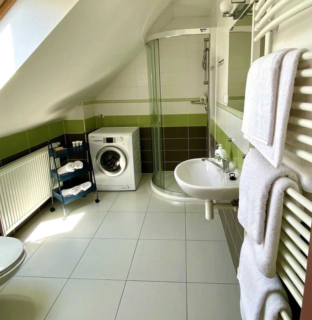 Apartment with Shower - Photo 2