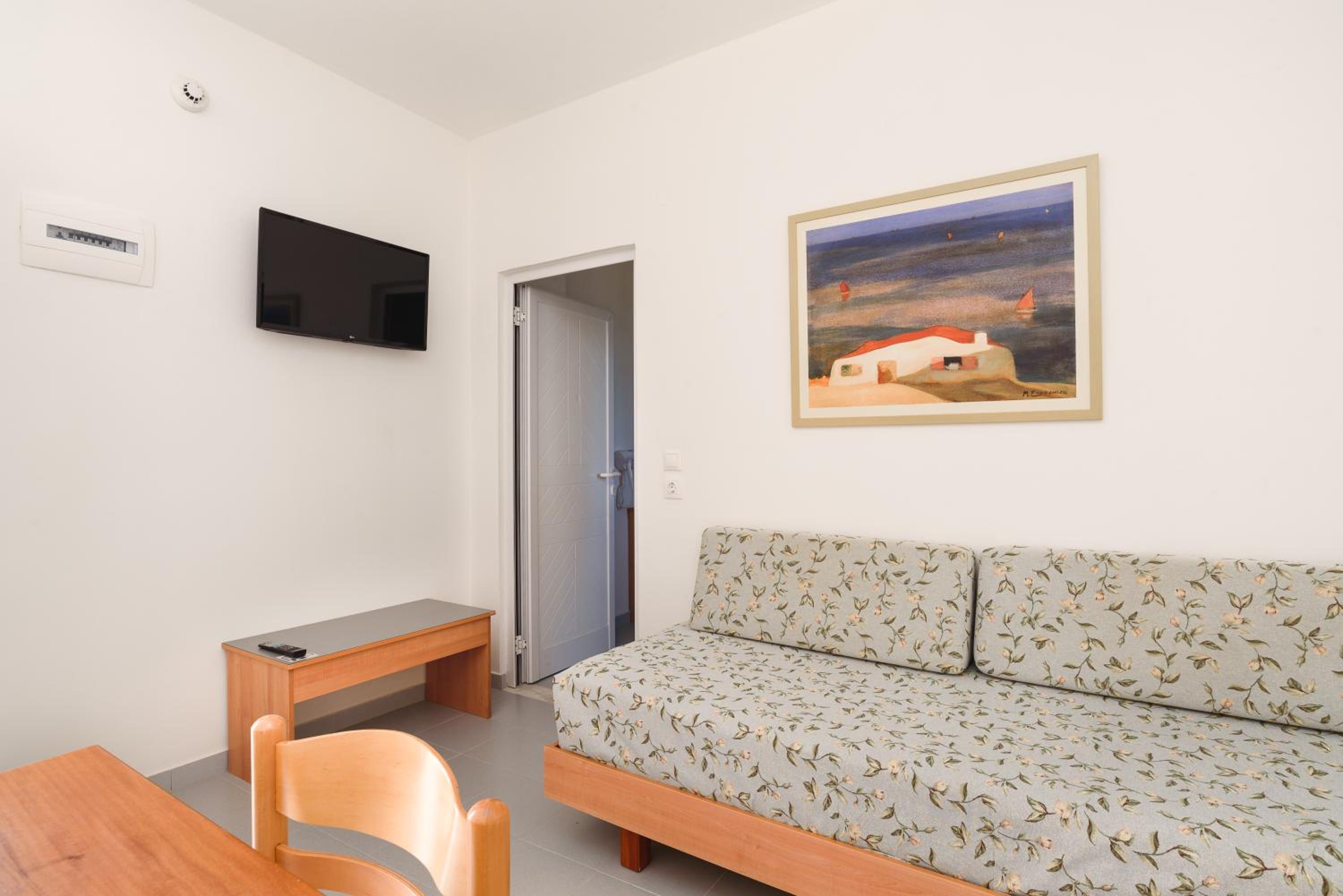 Two-Bedroom Apartment (5 Adults)