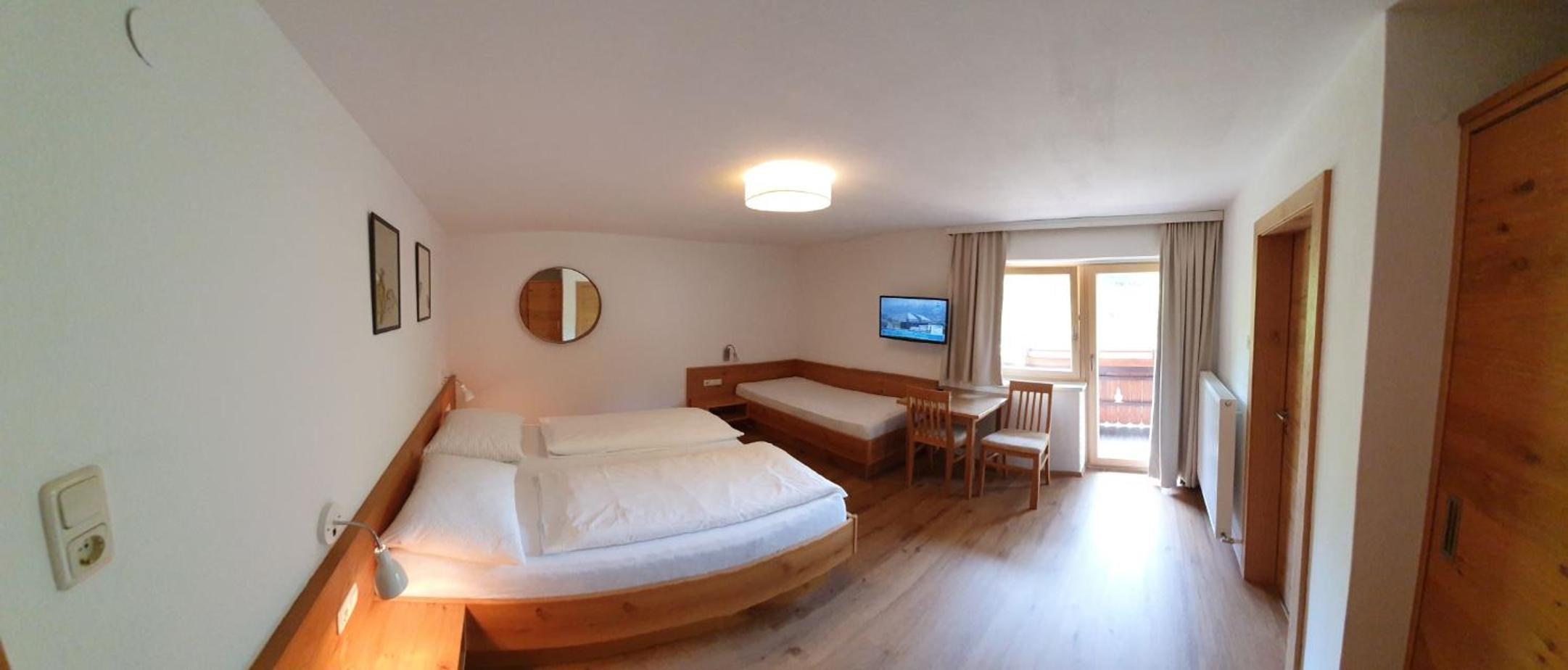 Triple Room with Balcony photo 3