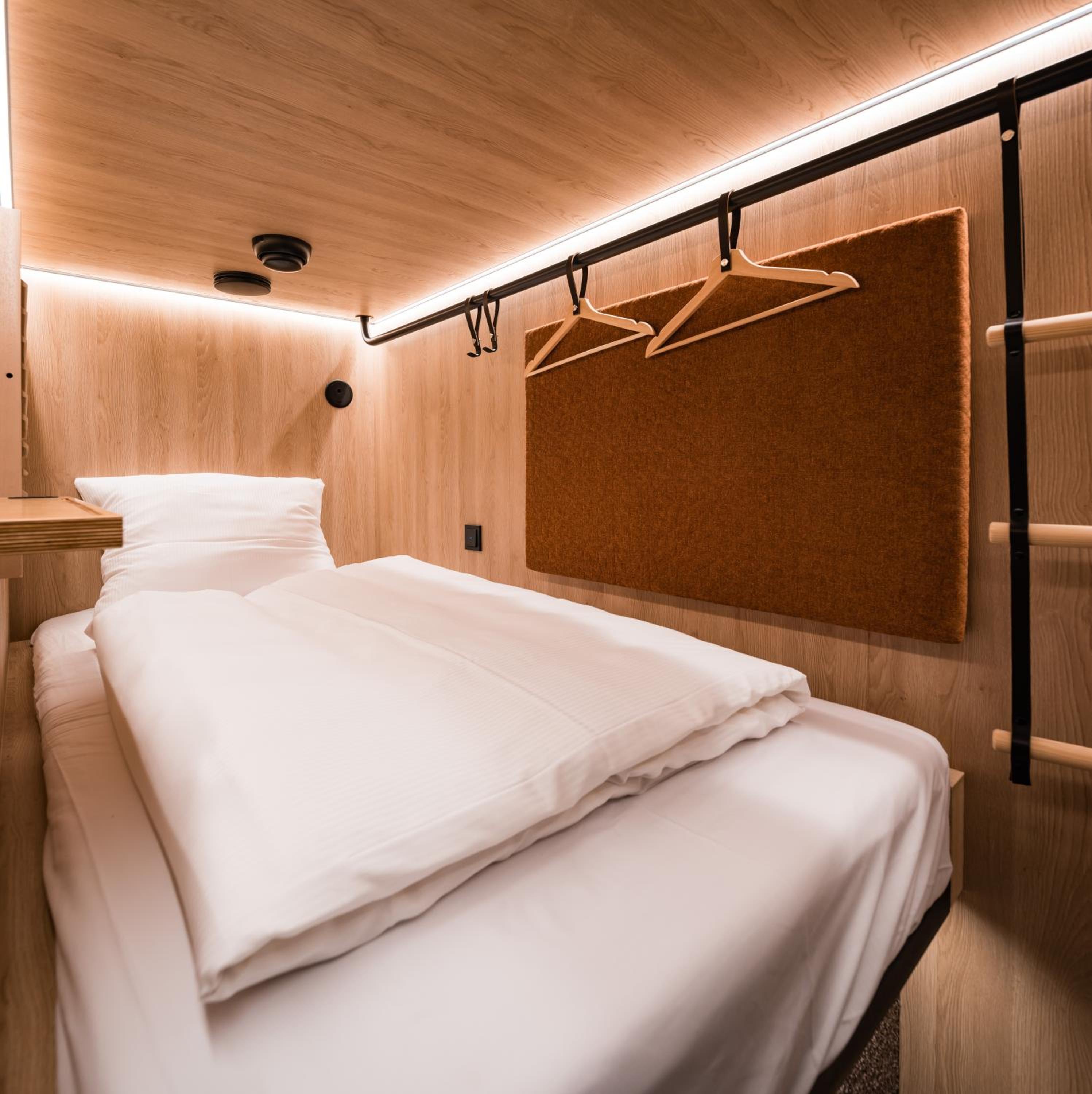 Single Cabin with Shared Bathroom