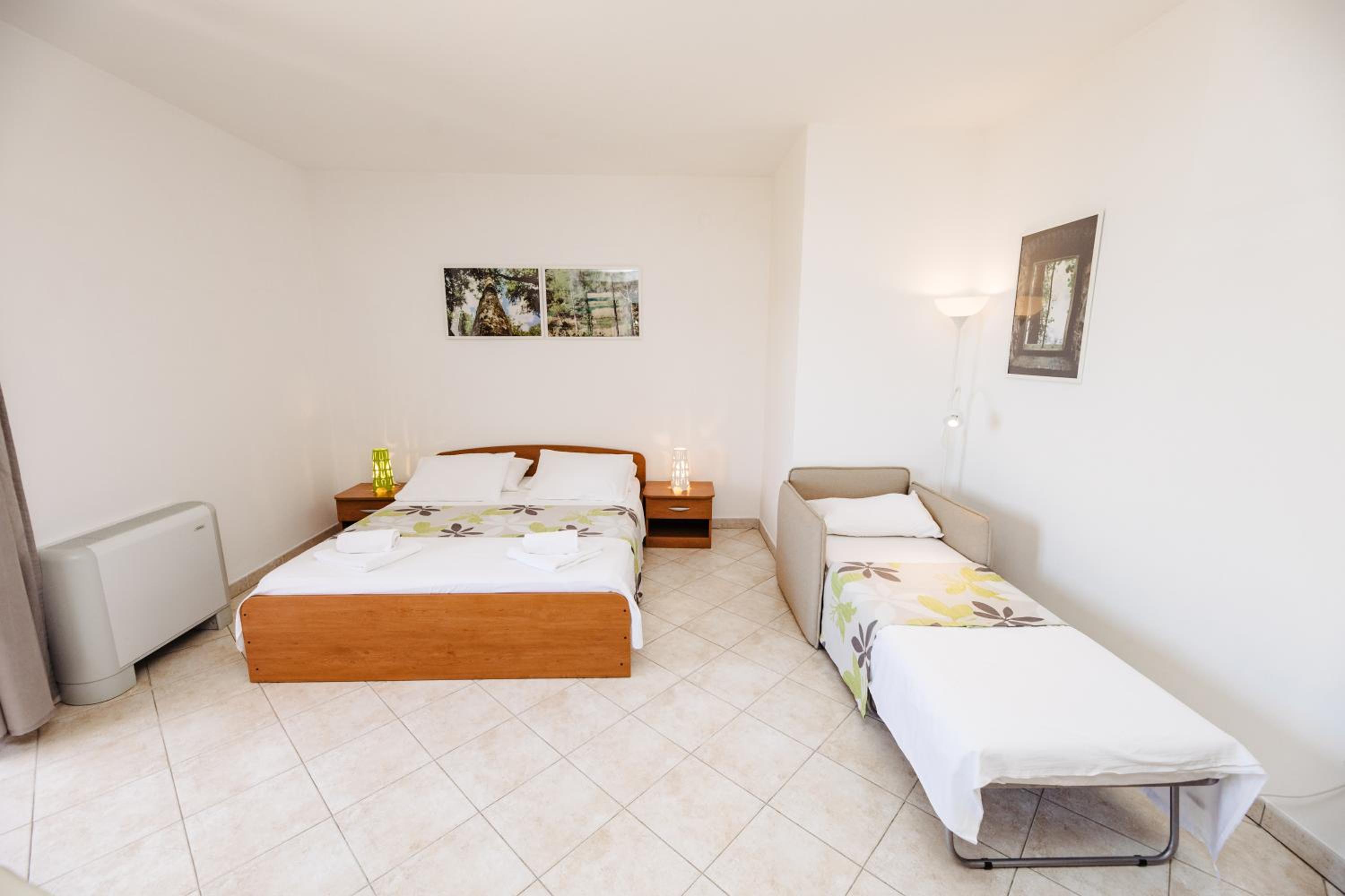 Triple Room with Terrace and Sea View
Трехместный номер с террасой и видом на море