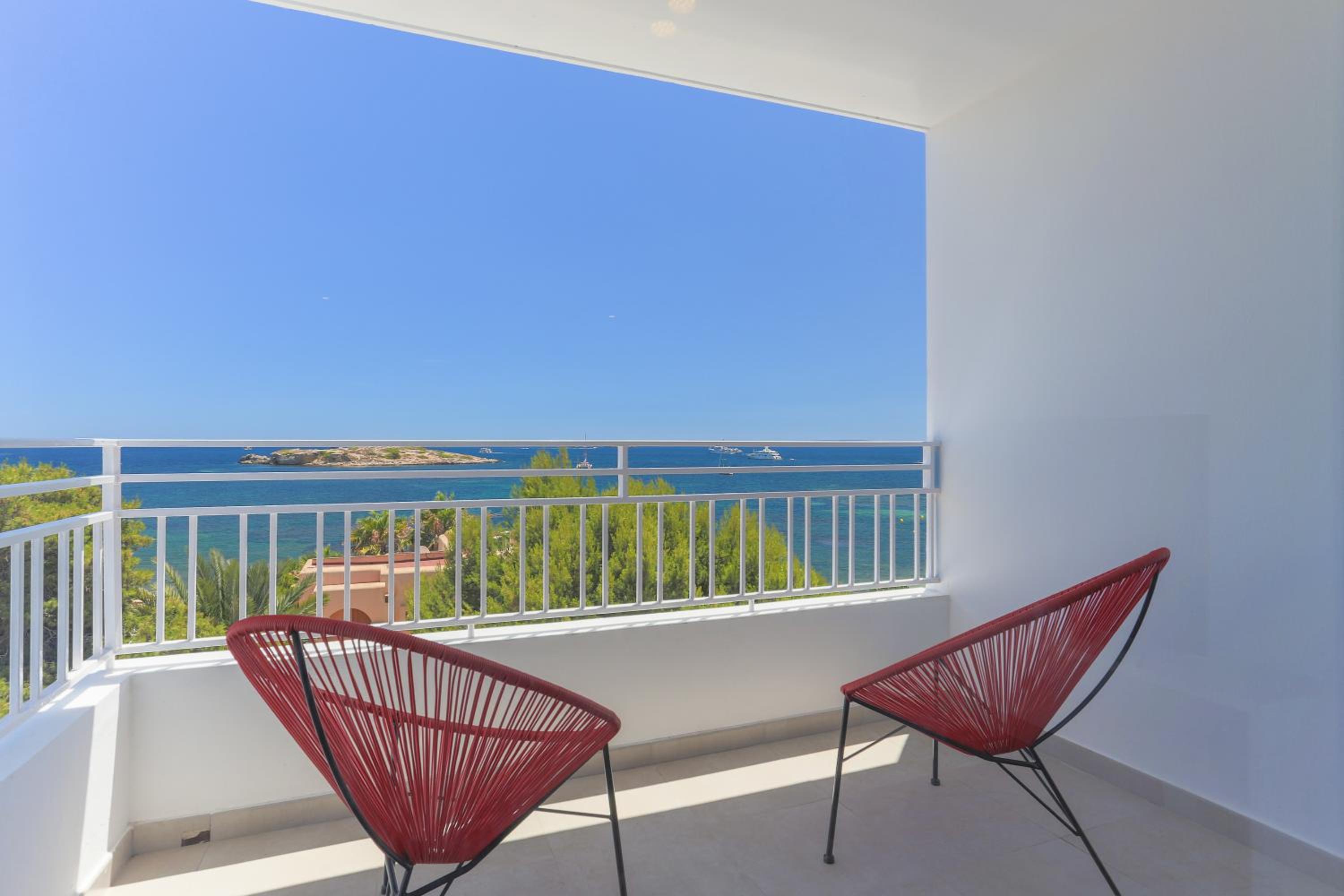 Apartment with Sea View - Photo 2