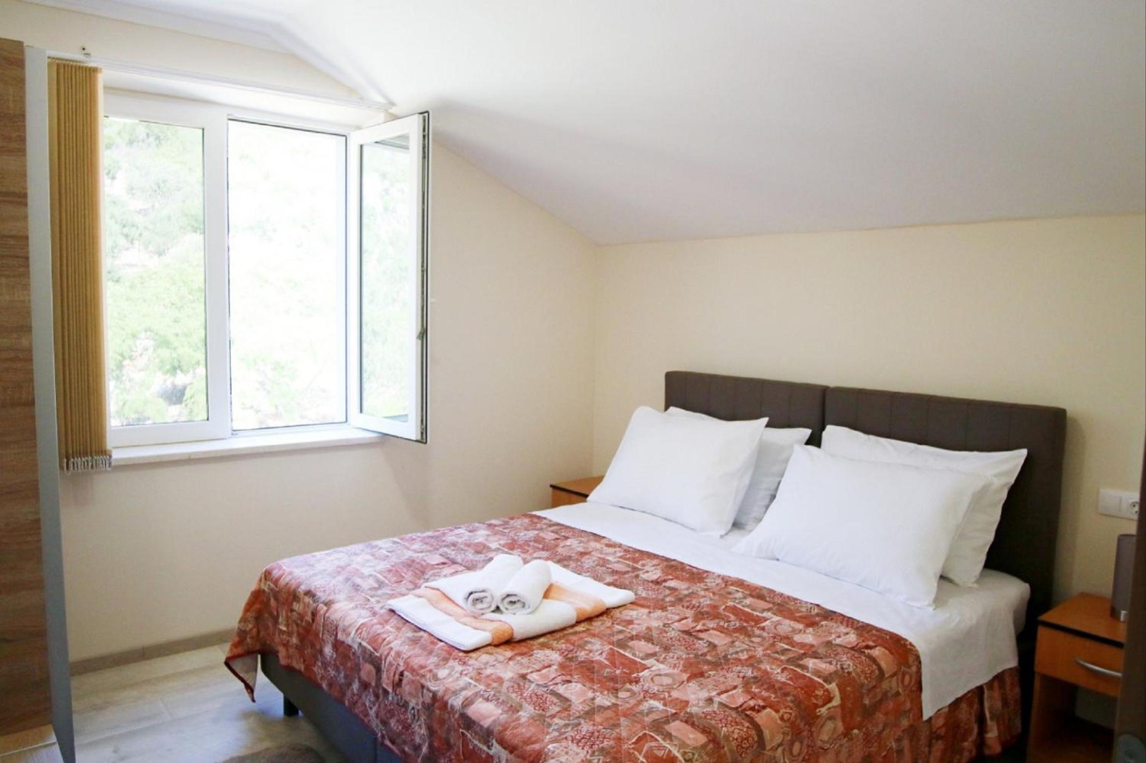 One Bedroom Apartment with Balcony and Sea View photo 1