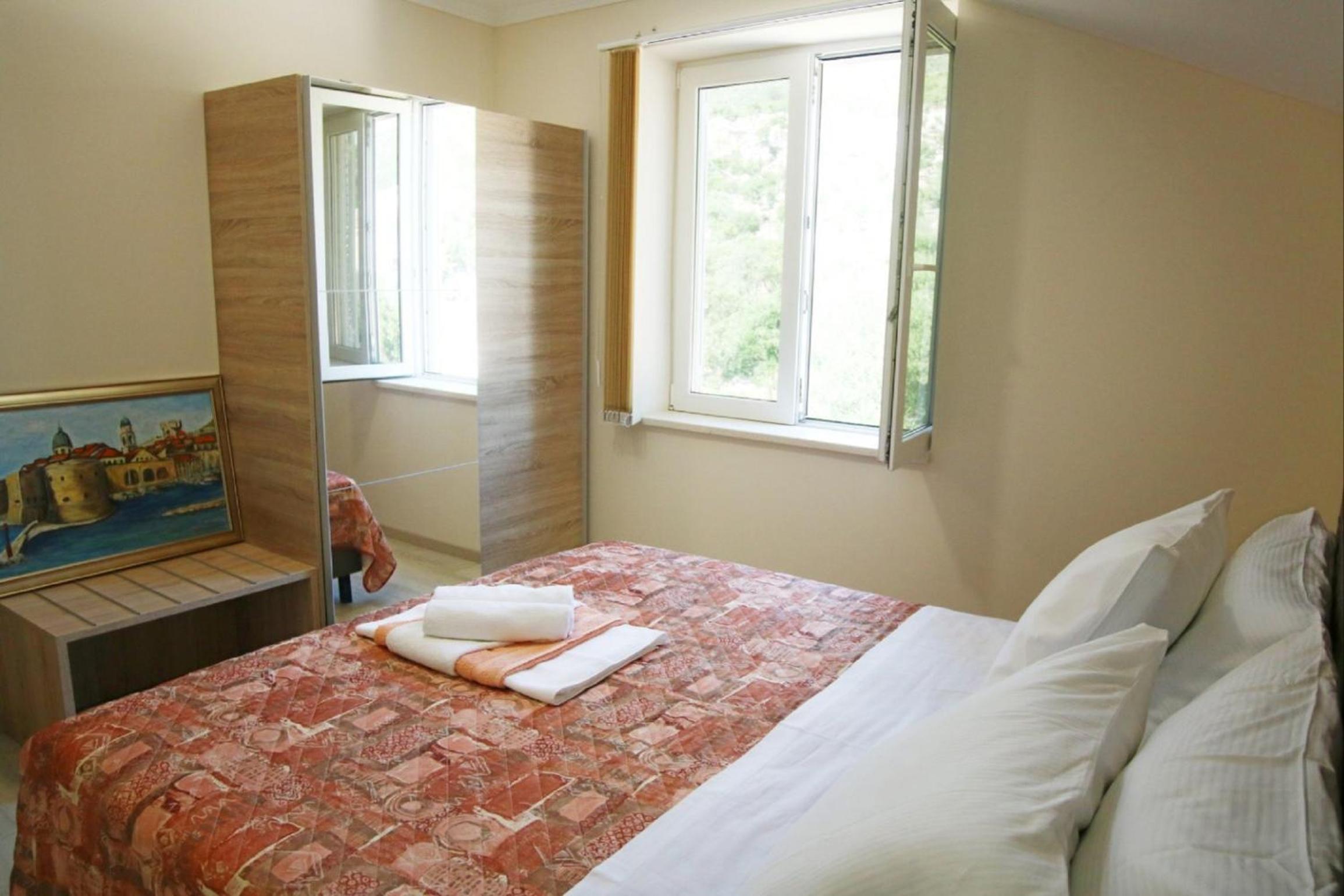 One Bedroom Apartment with Balcony and Sea View photo 3