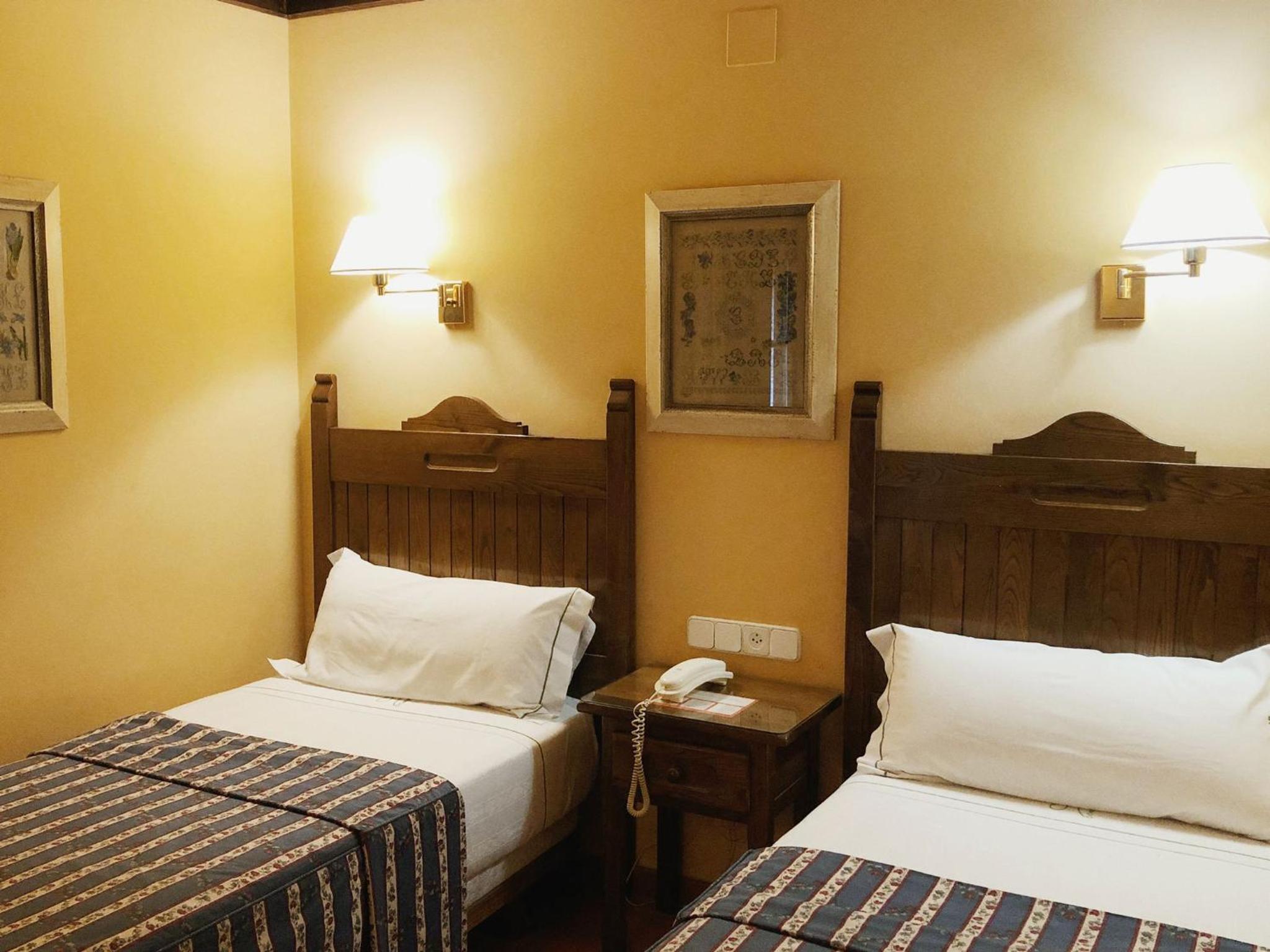 Double or Twin Room photo 2