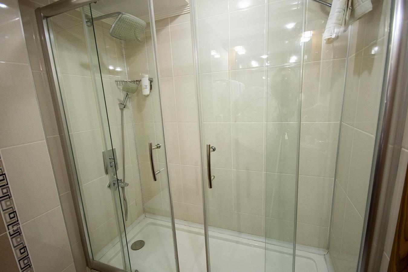 Double Room thumbnail 5