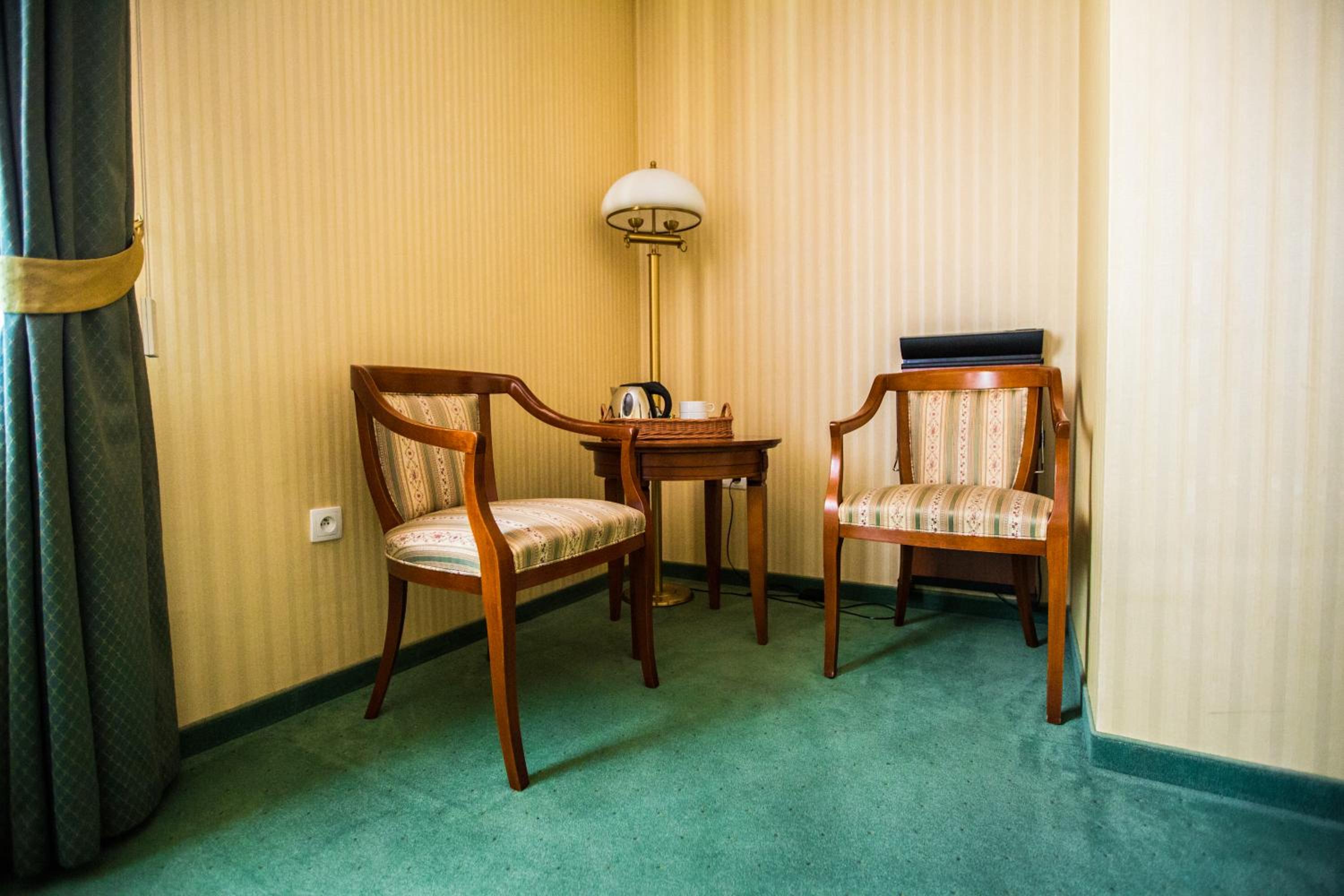 Superior King Room - Photo 2