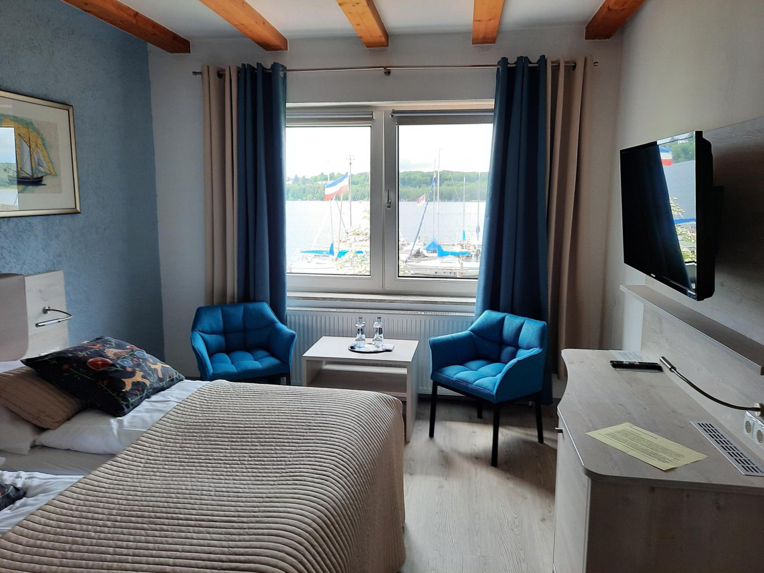Large Double Room photo 3
