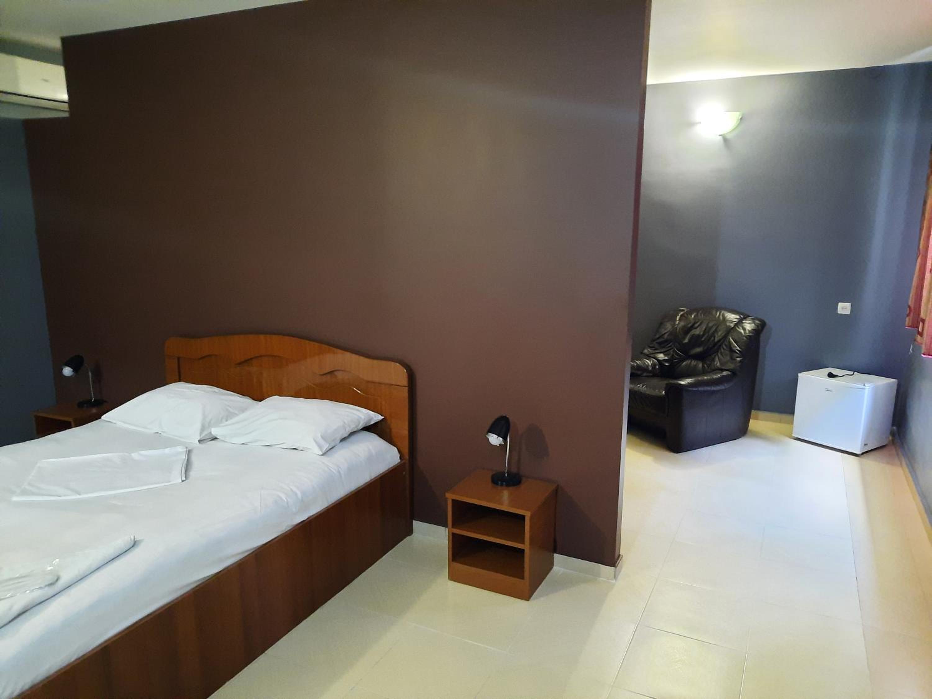 Deluxe Suite - Photo 1