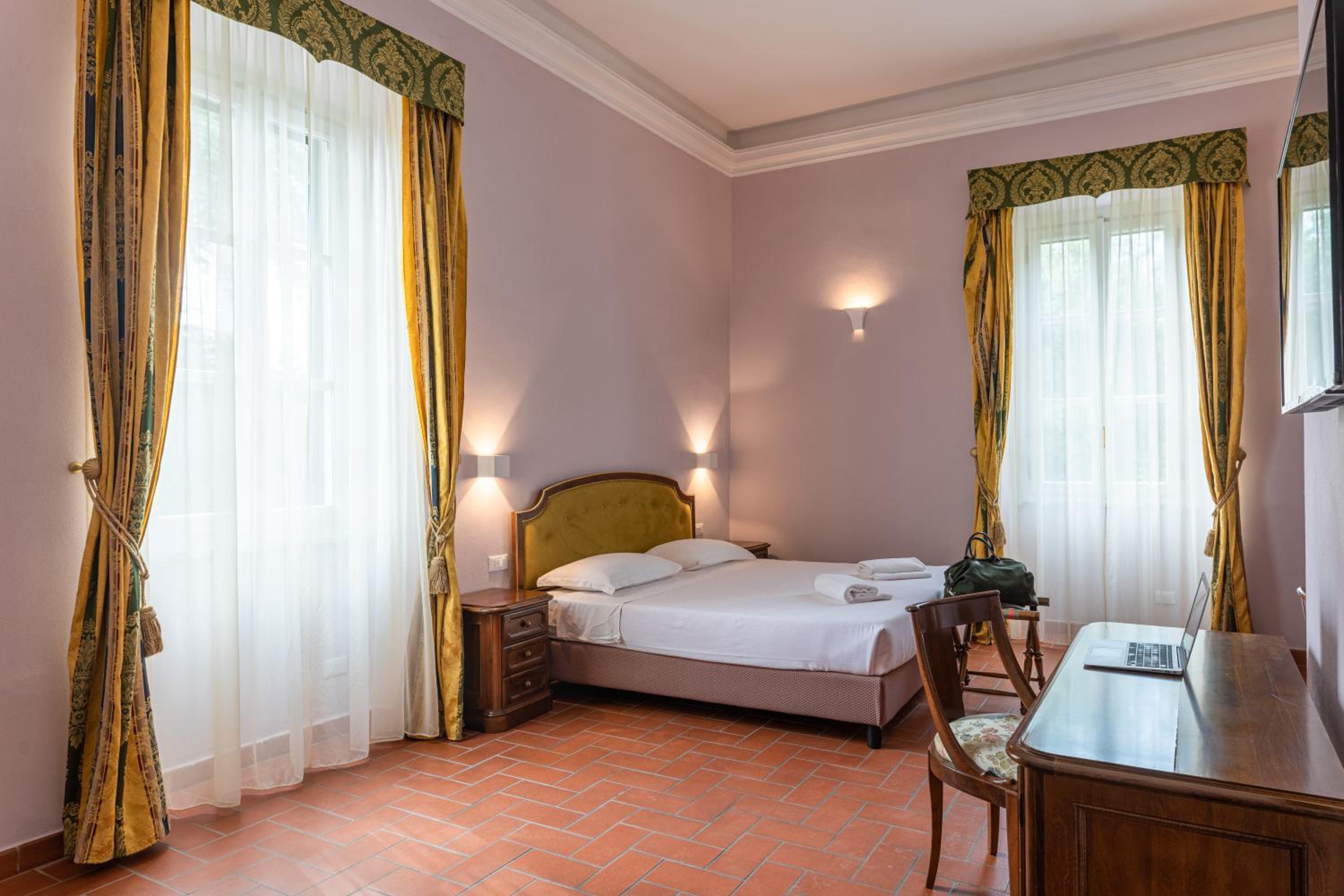 Junior Suite - Photo 1