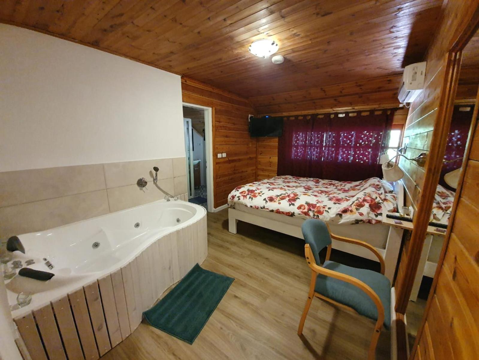 Deluxe Family Suite