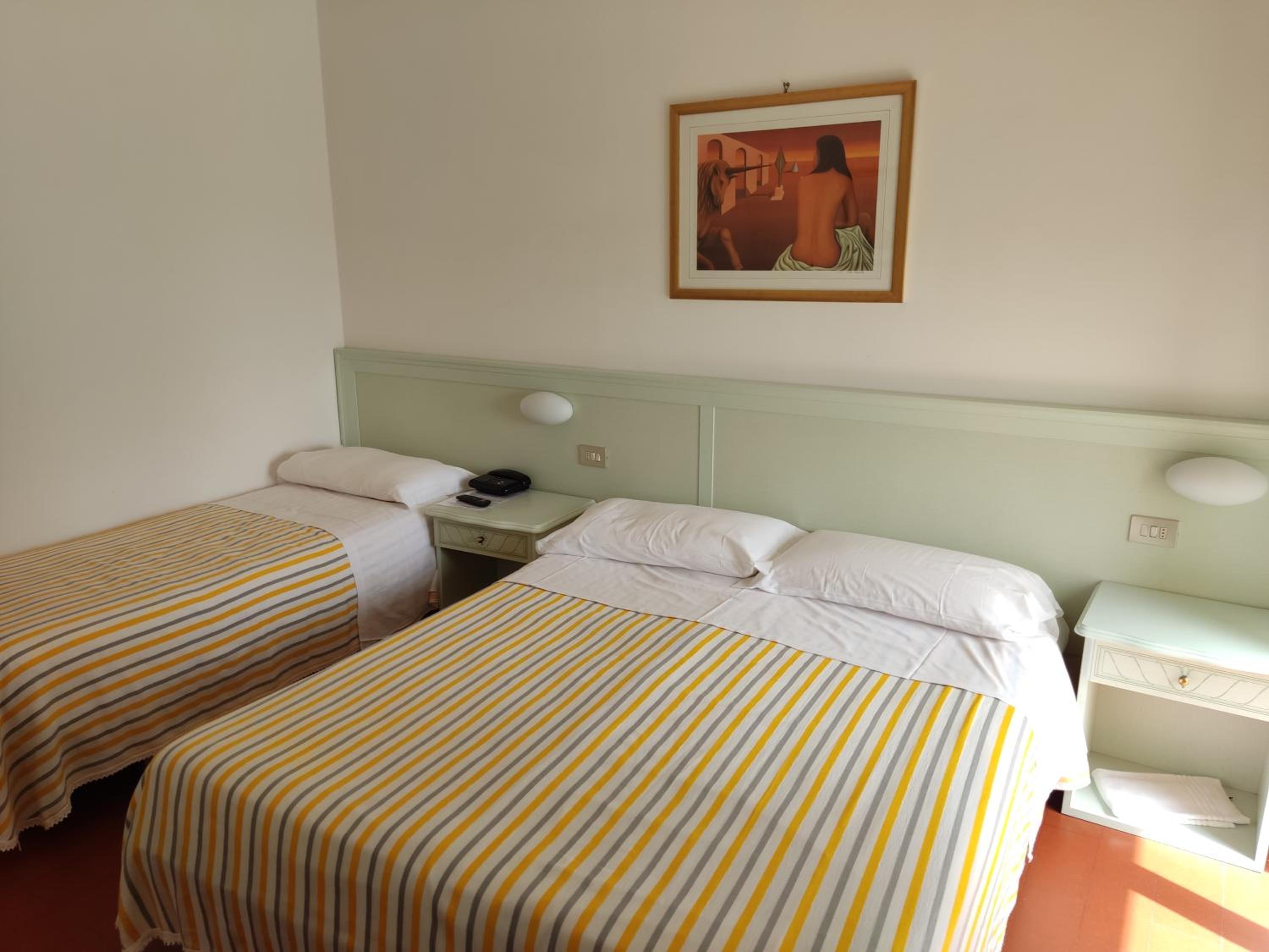 Standard Triple Room With Sea View photo 3