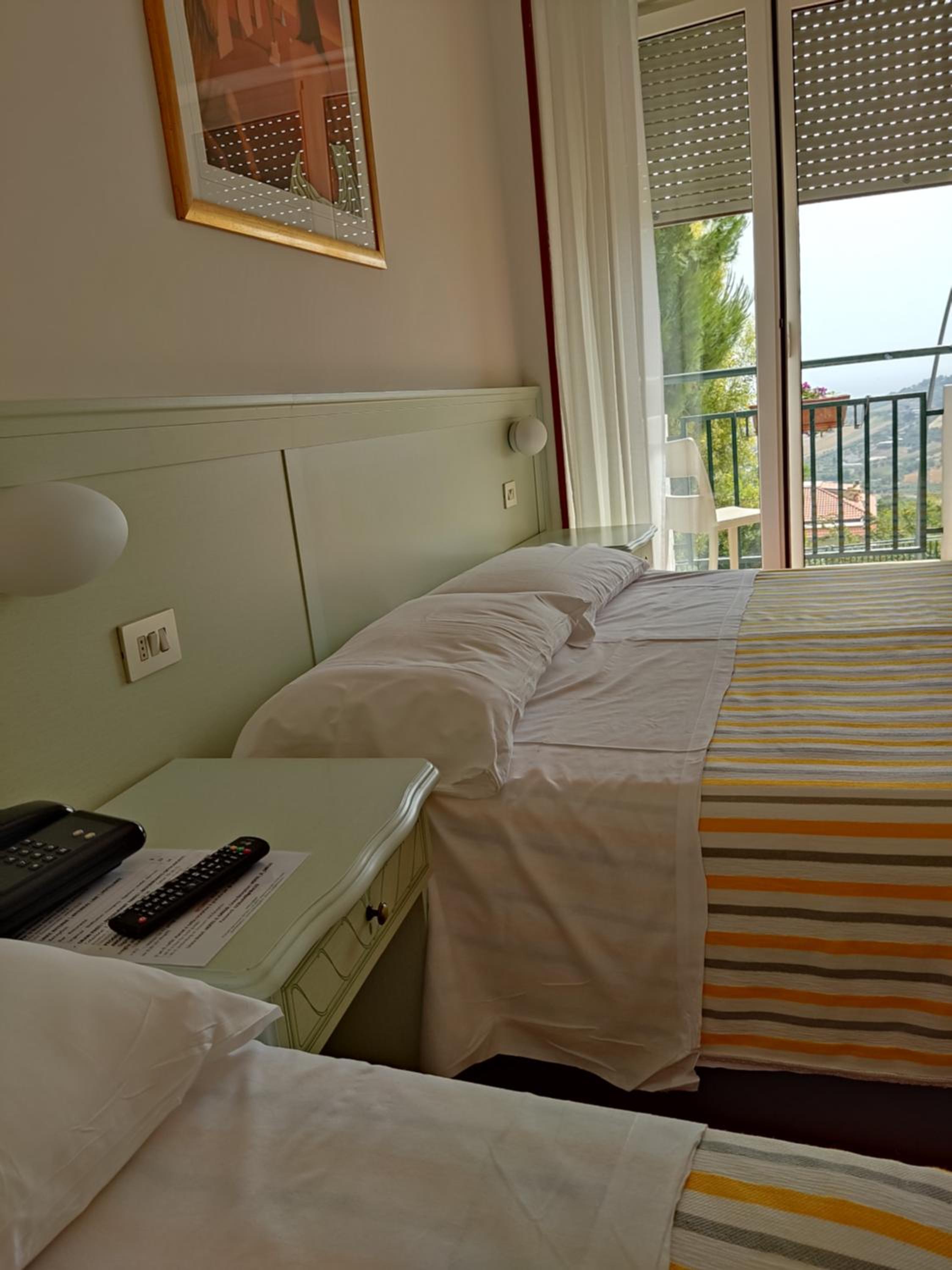 Standard Triple Room With Sea View