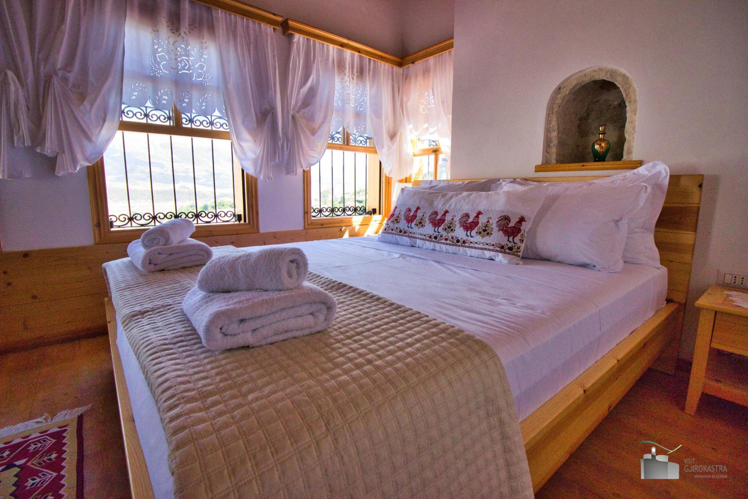 Deluxe King Suite photo 2