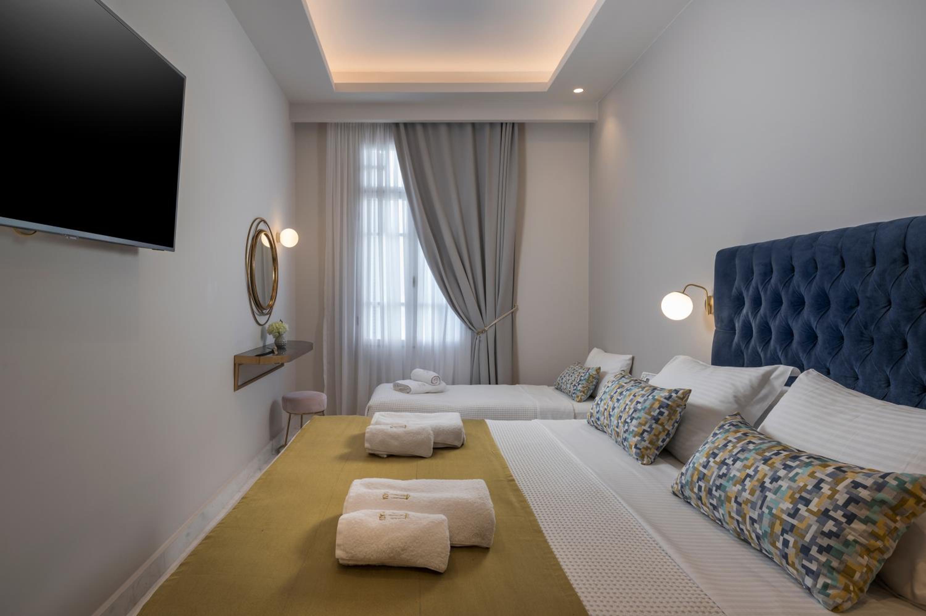 Deluxe Triple Room with City View
