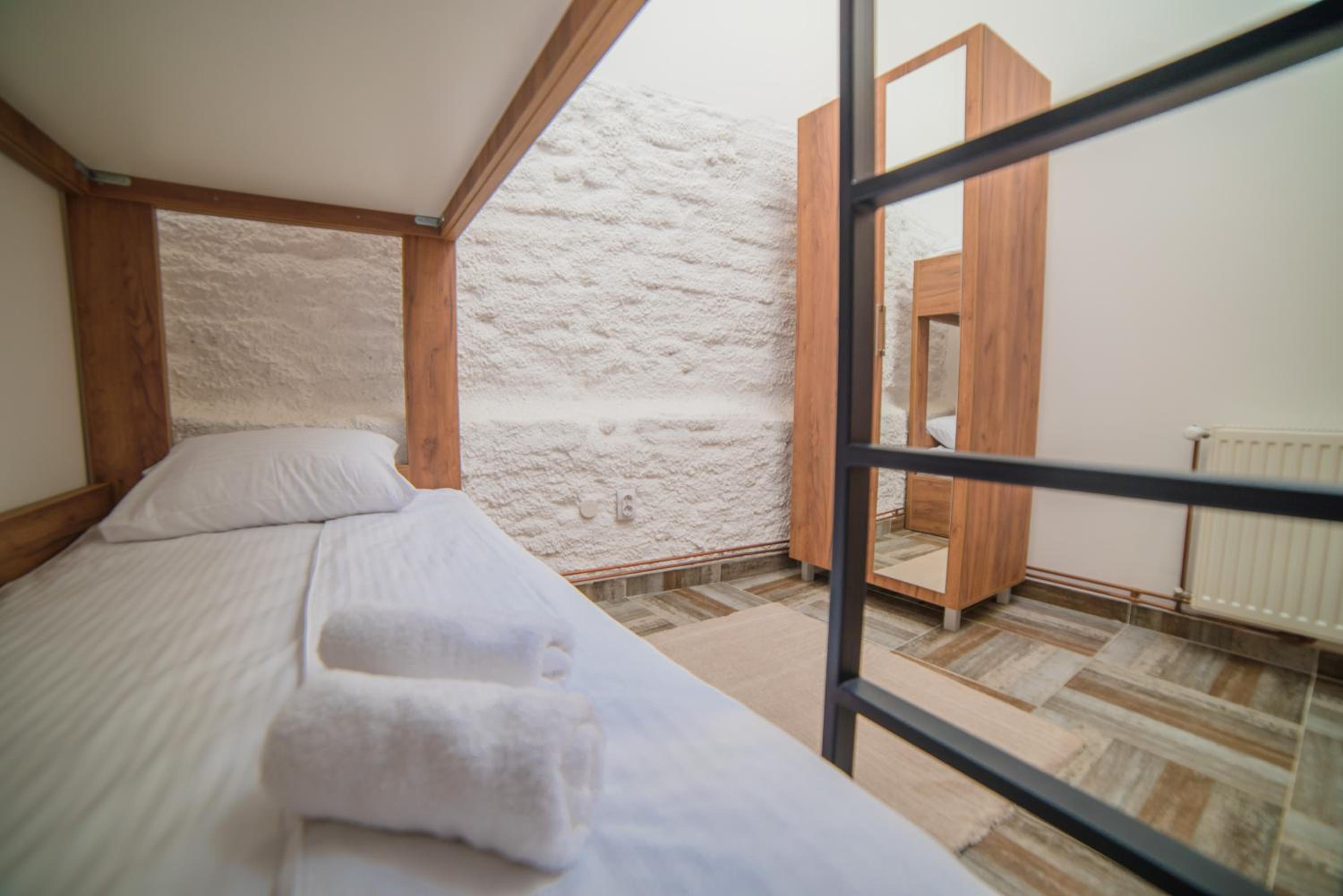 Bed in 4-Bed Mixed Dormitory Room photo 2