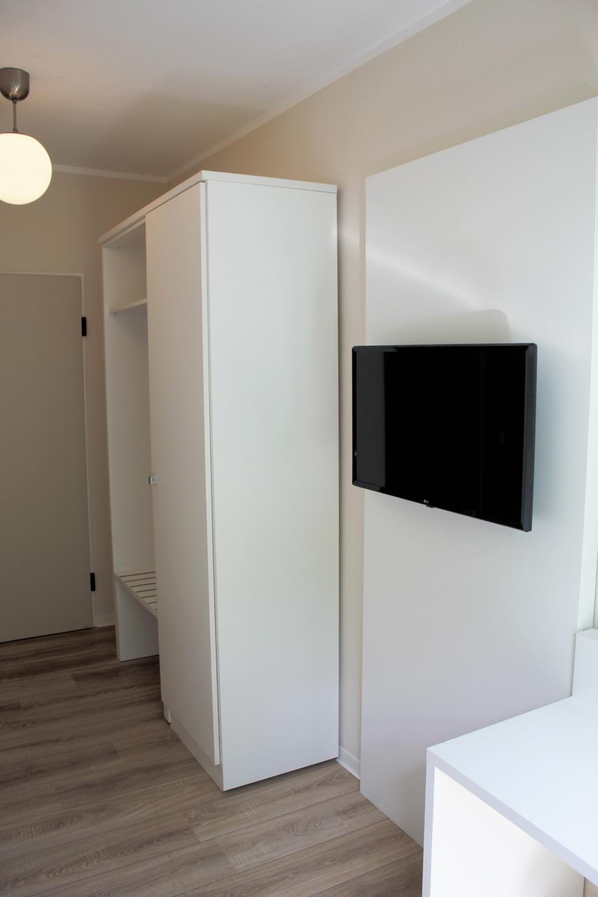 Budget Double Room - Photo 2