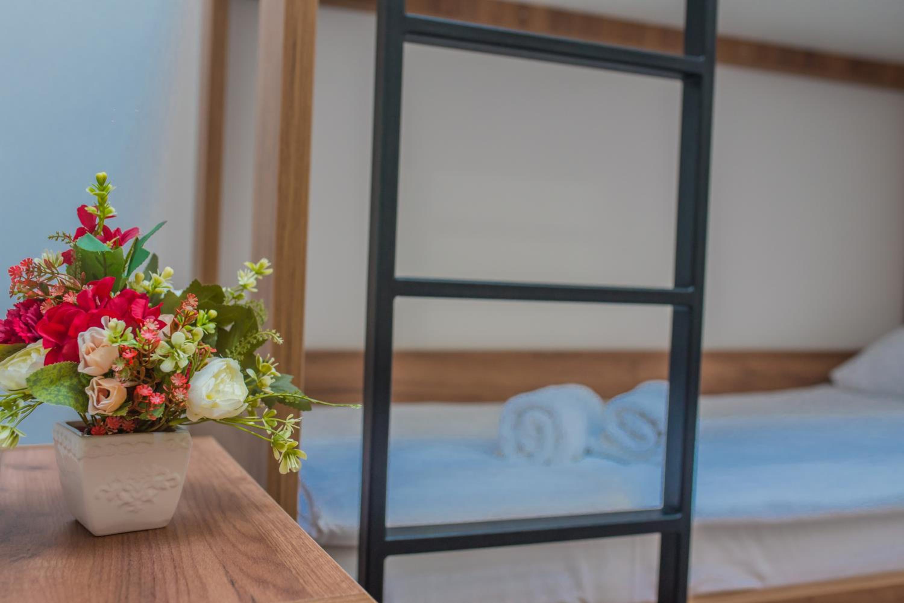 Bed in 4-Bed Mixed Dormitory Room photo 3