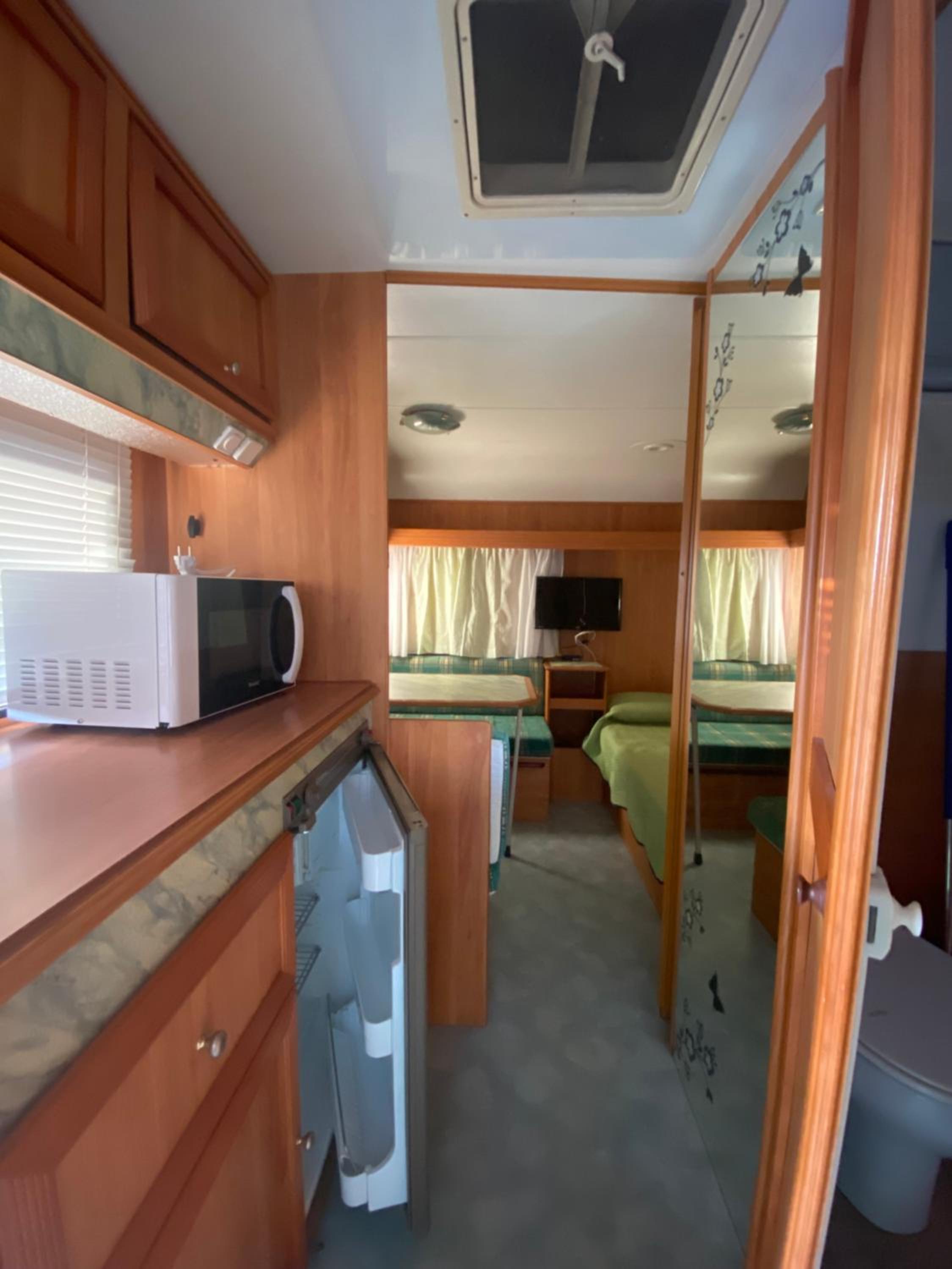 Caravan (2 Adults + 1 Child) photo 3