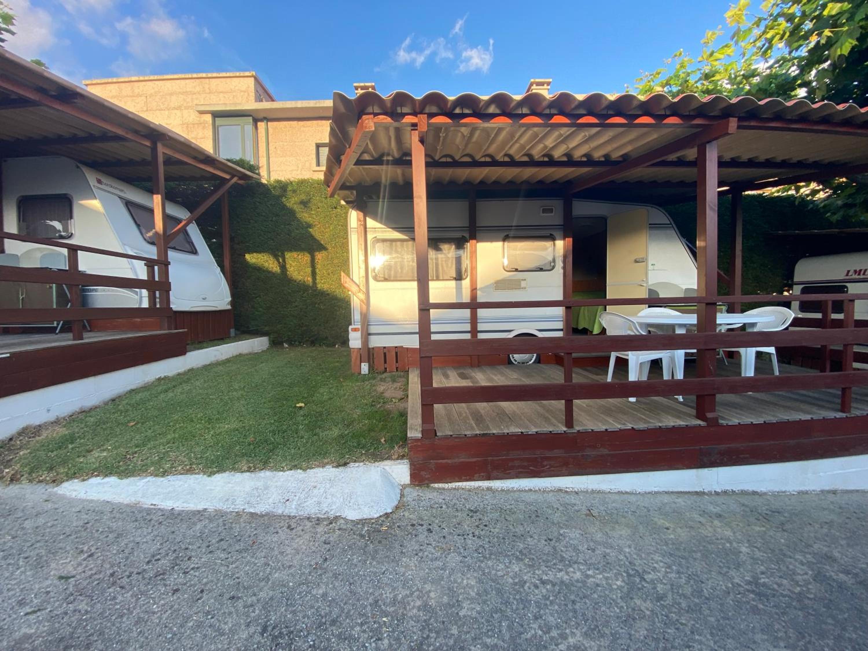 Caravan (2 Adults + 1 Child) photo 2