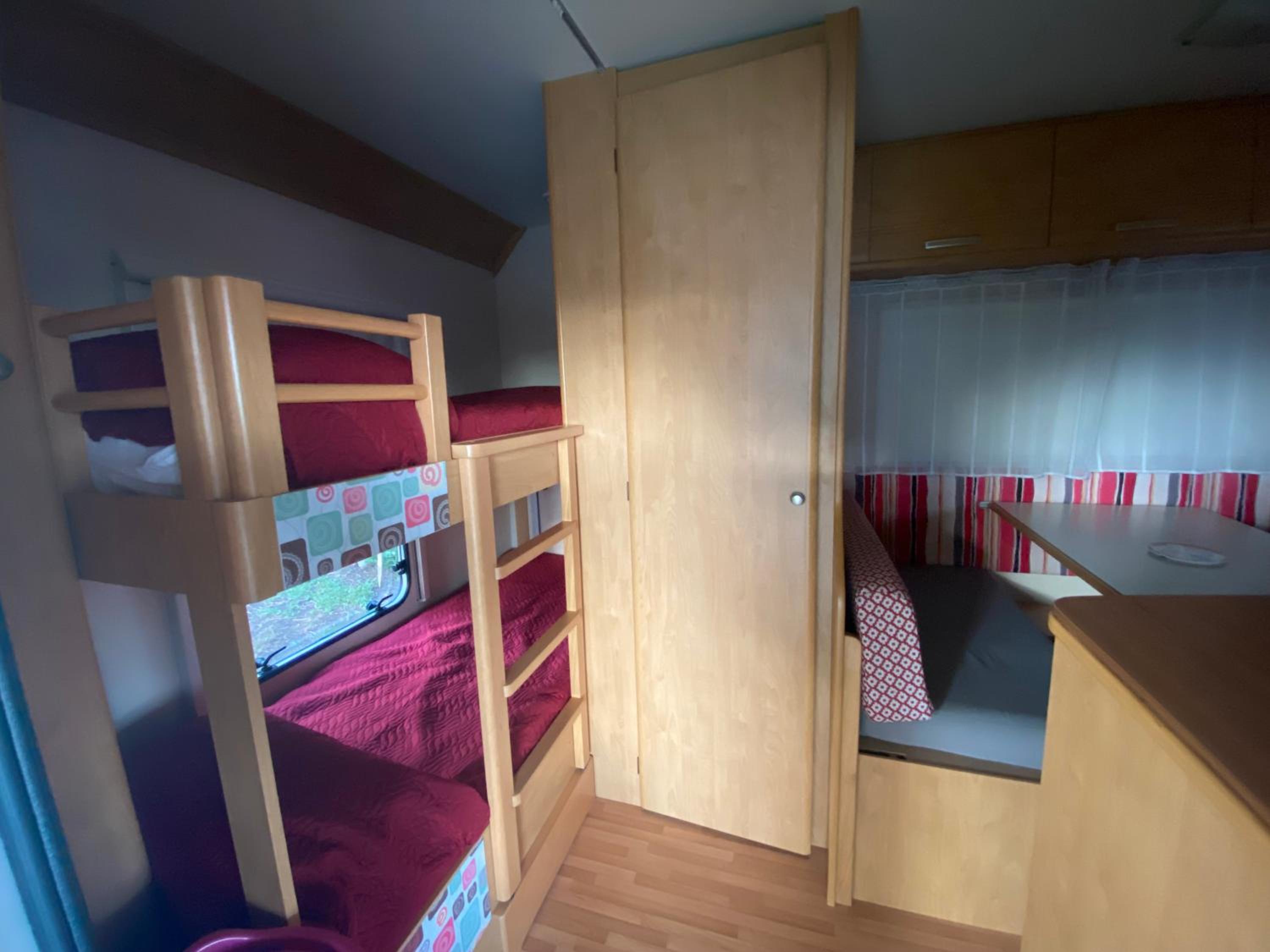 Caravan (2 Adults + 2 Children) photo 2