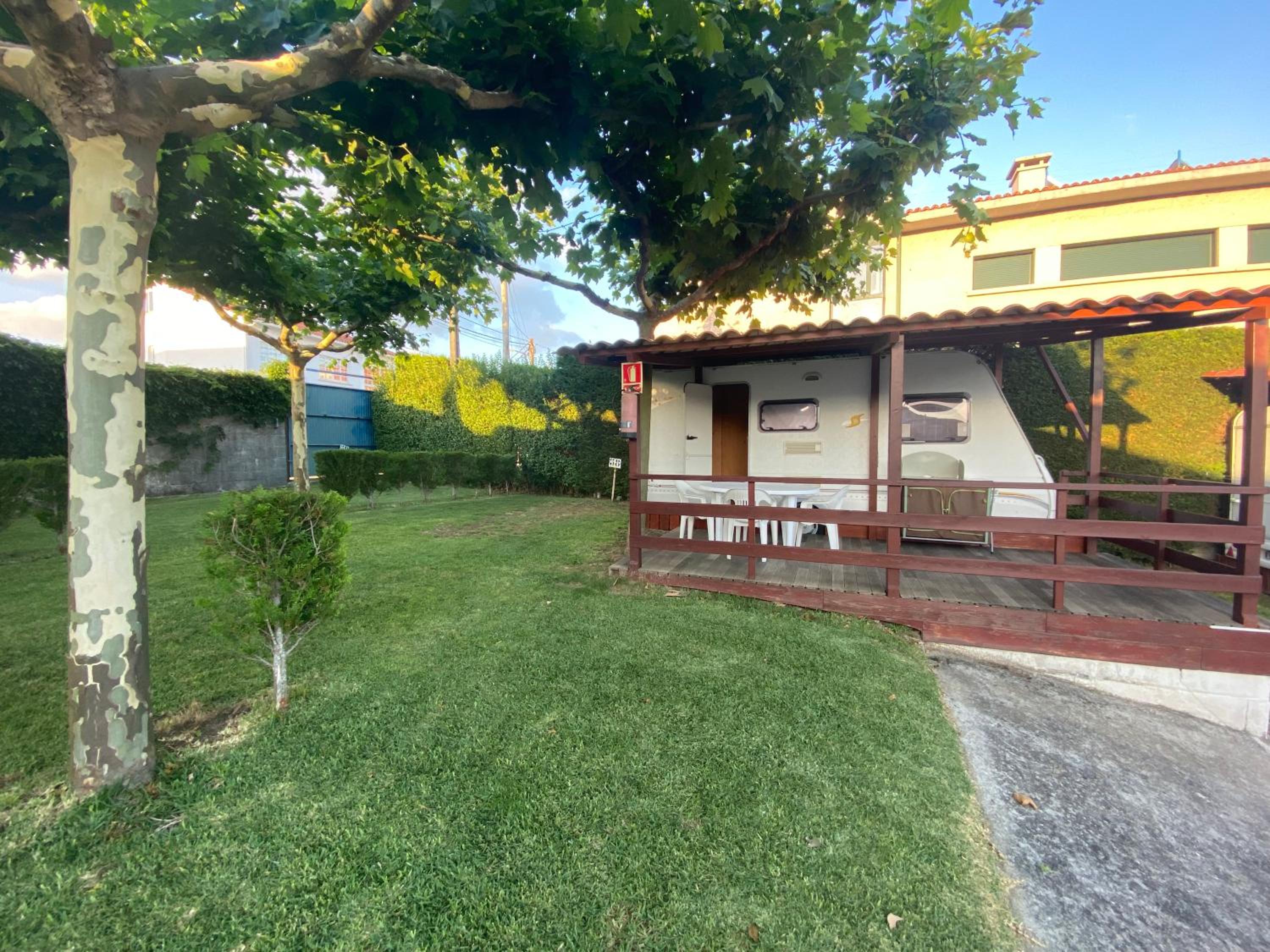 Caravan (2 Adults + 2 Children) photo 3