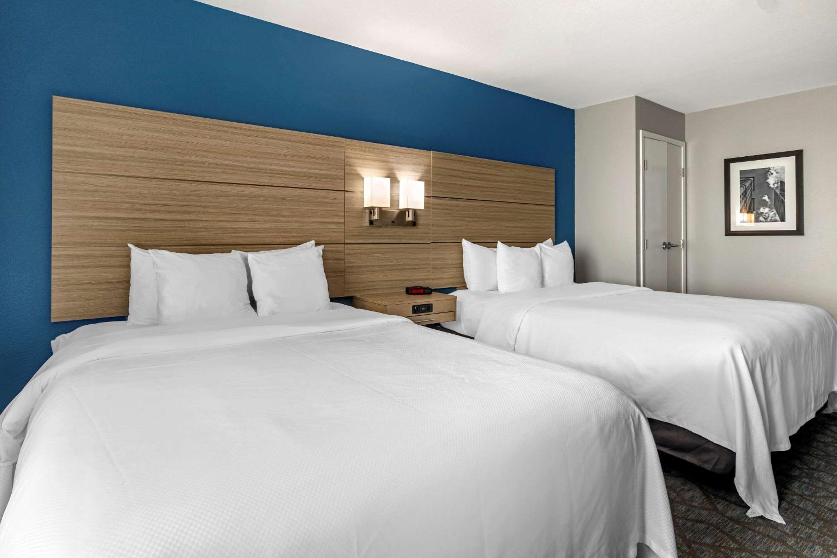 Queen Room with Two Queen Beds - Accessible/Non-Smoking  - Photo 1