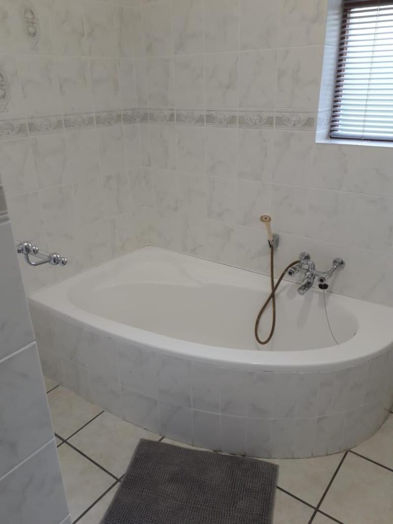 Two-Bedroom Apartment - Photo 11