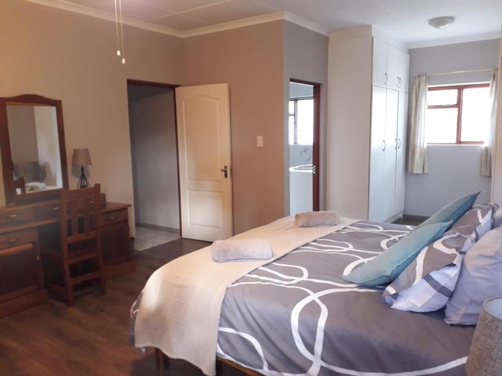 Two-Bedroom Apartment - Photo 4
