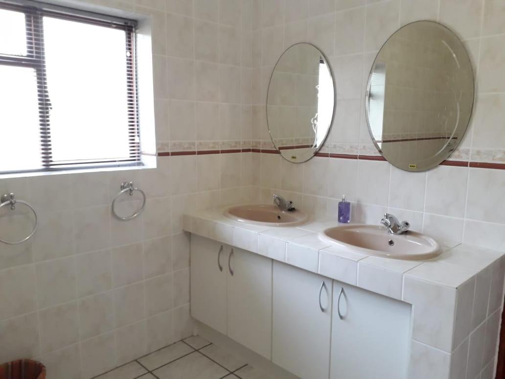 Two-Bedroom Apartment - Photo 17