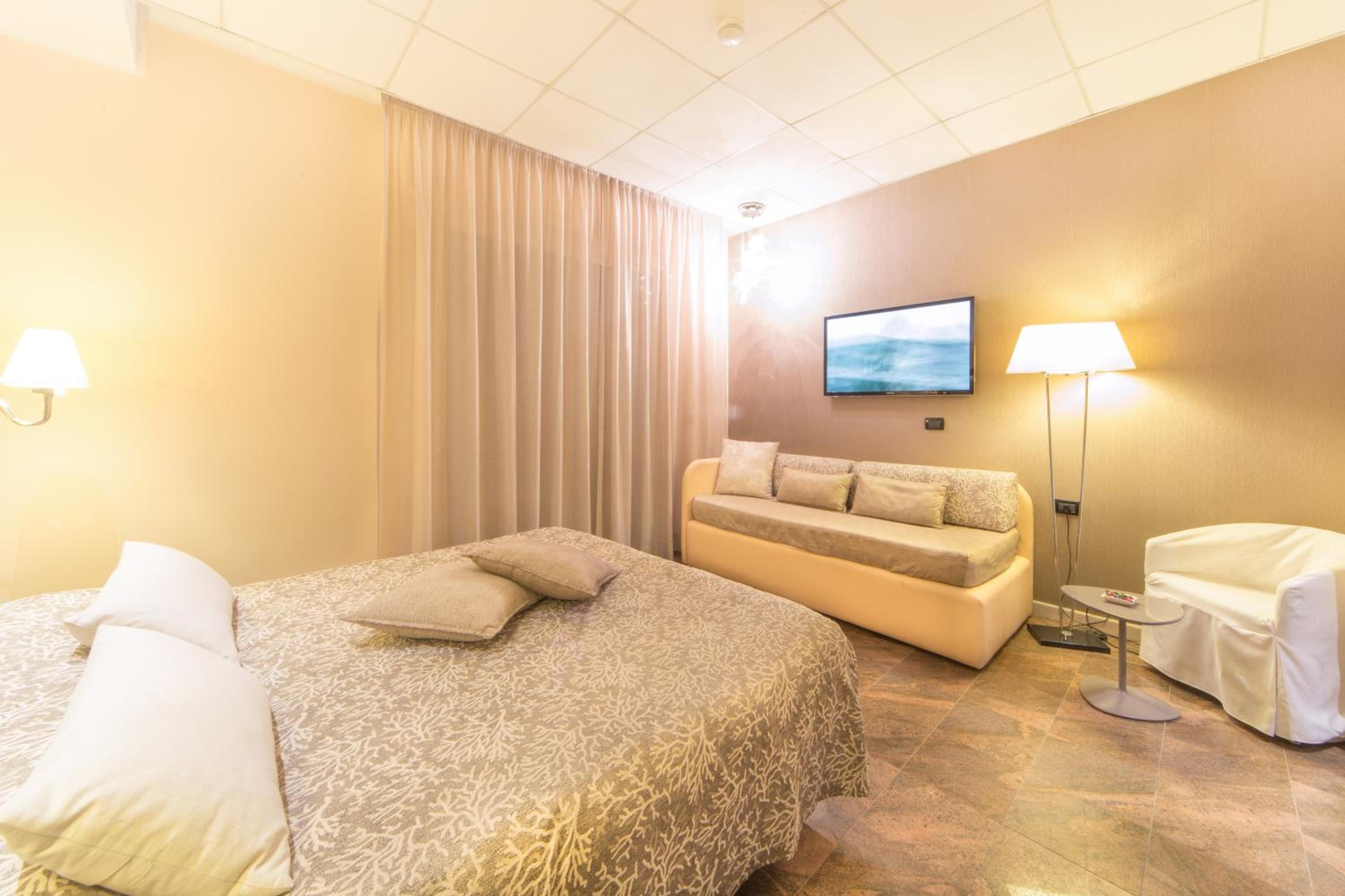 Comfort Double Room with Spa Bath - Photo 3