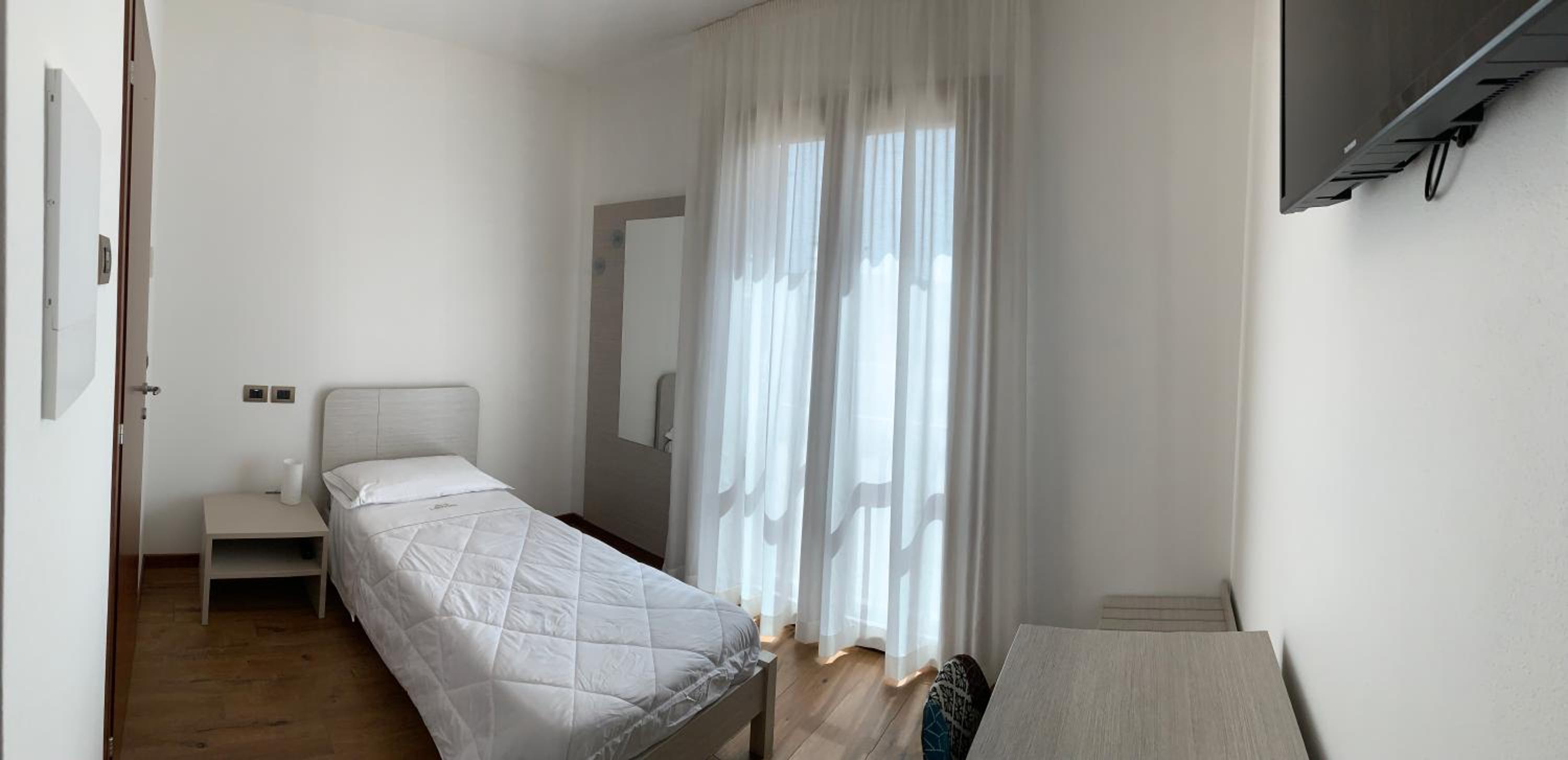 Single Room photo 2